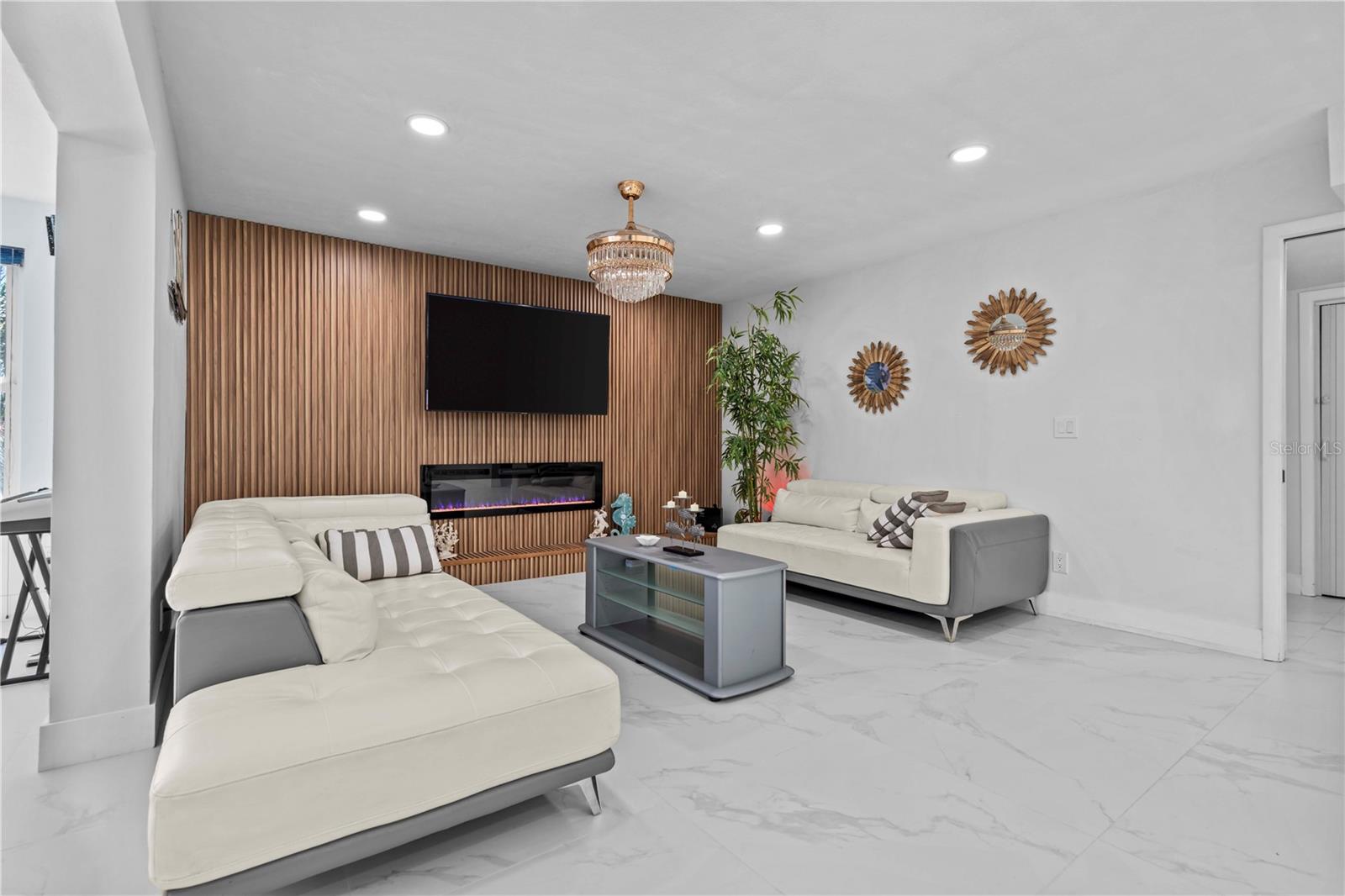 107 CAUSEWAY BOULEVARD