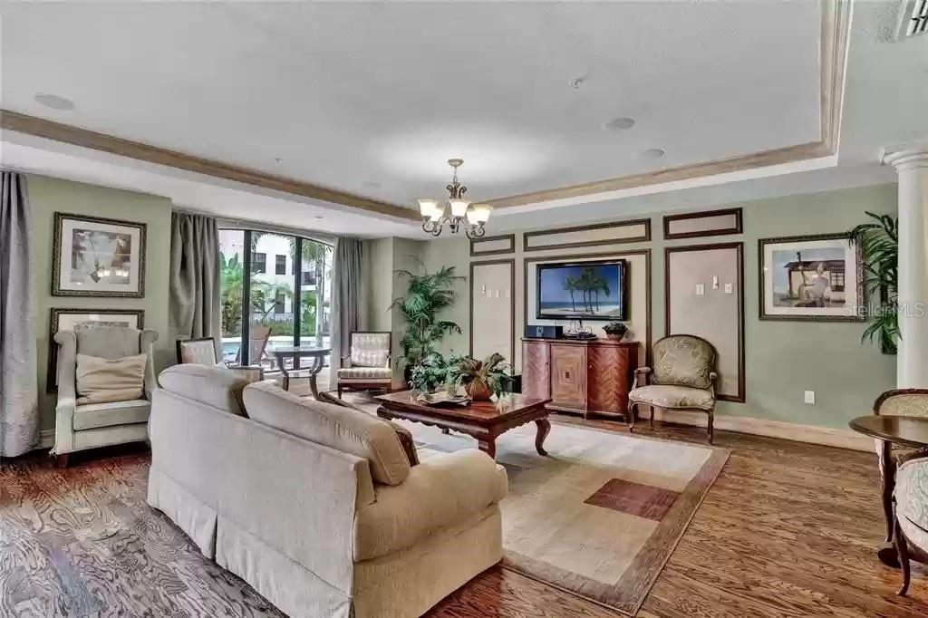 REGISTRY/MICHIGAN PARK CONDO - Residential Lease