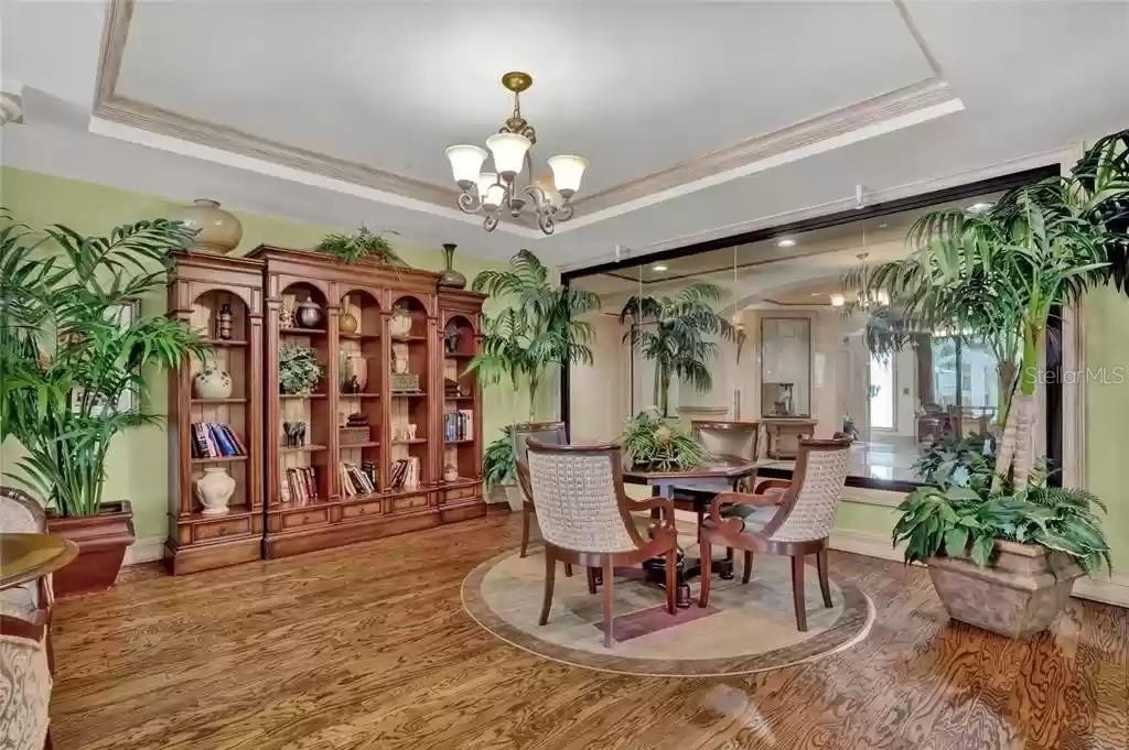 REGISTRY/MICHIGAN PARK CONDO - Residential Lease