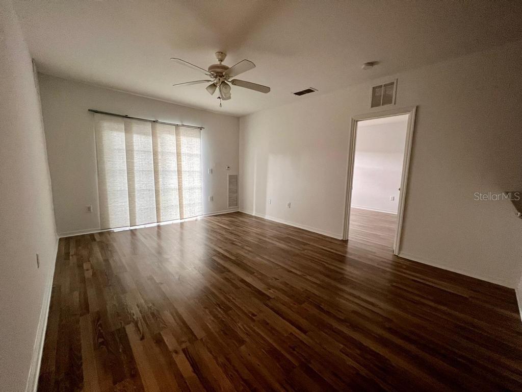 REGISTRY/MICHIGAN PARK CONDO - Residential Lease