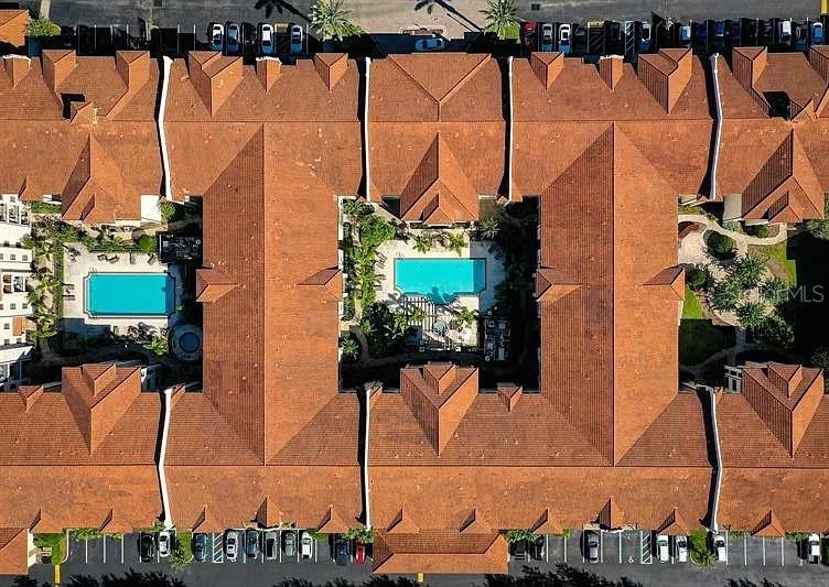 REGISTRY/MICHIGAN PARK CONDO - Residential Lease