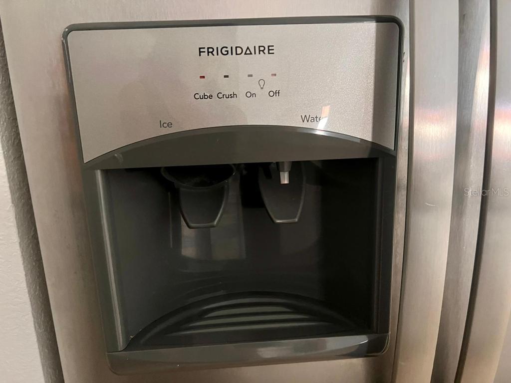 REGISTRY/MICHIGAN PARK CONDO - Residential Lease