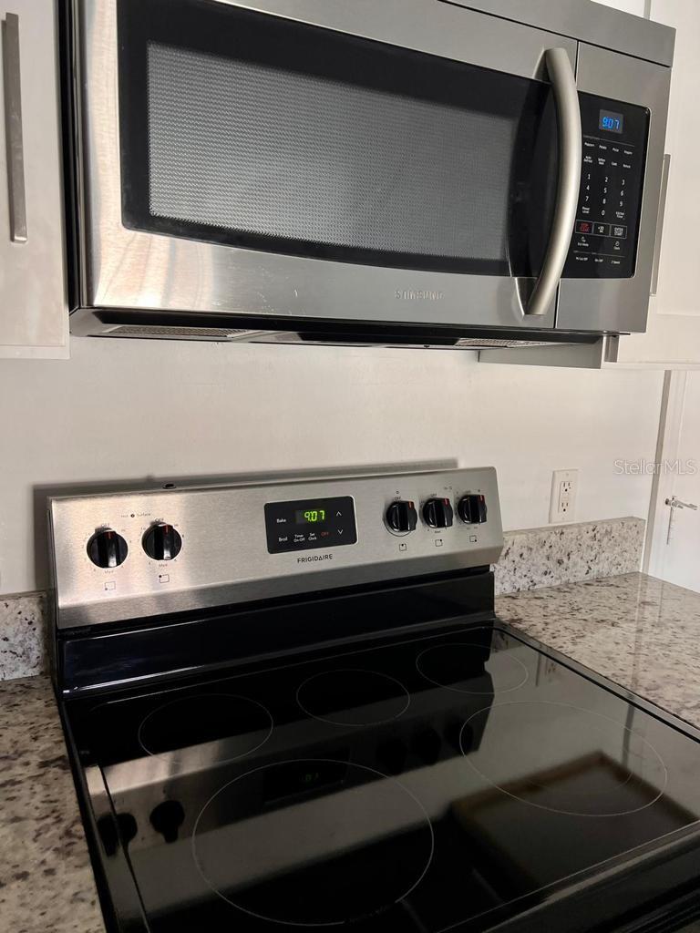 REGISTRY/MICHIGAN PARK CONDO - Residential Lease