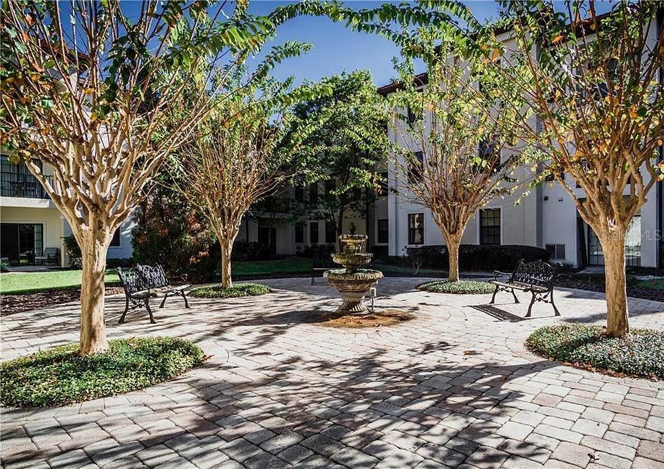 REGISTRY/MICHIGAN PARK CONDO - Residential Lease