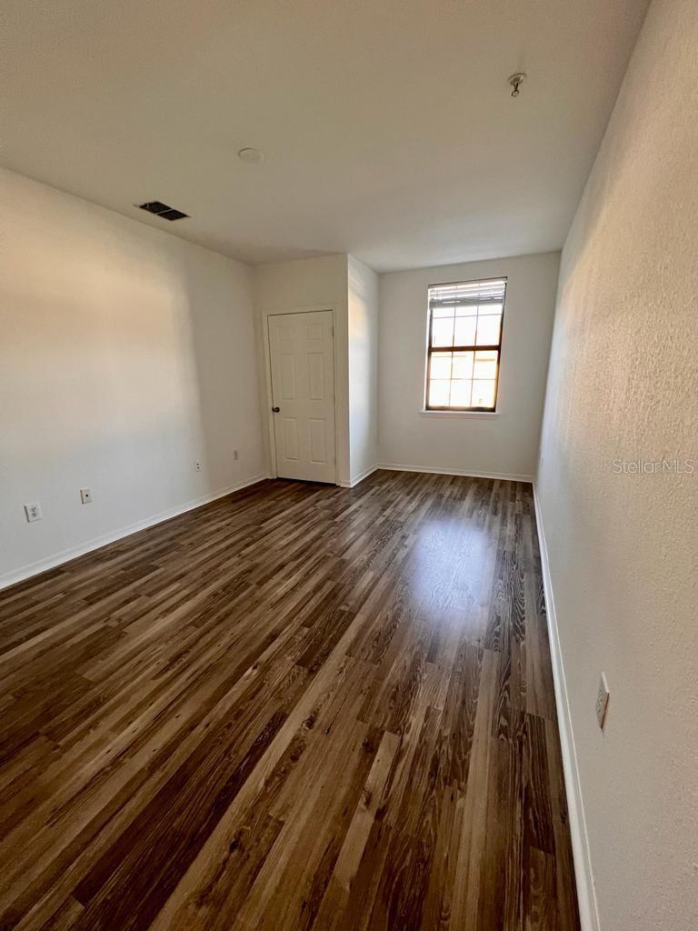REGISTRY/MICHIGAN PARK CONDO - Residential Lease
