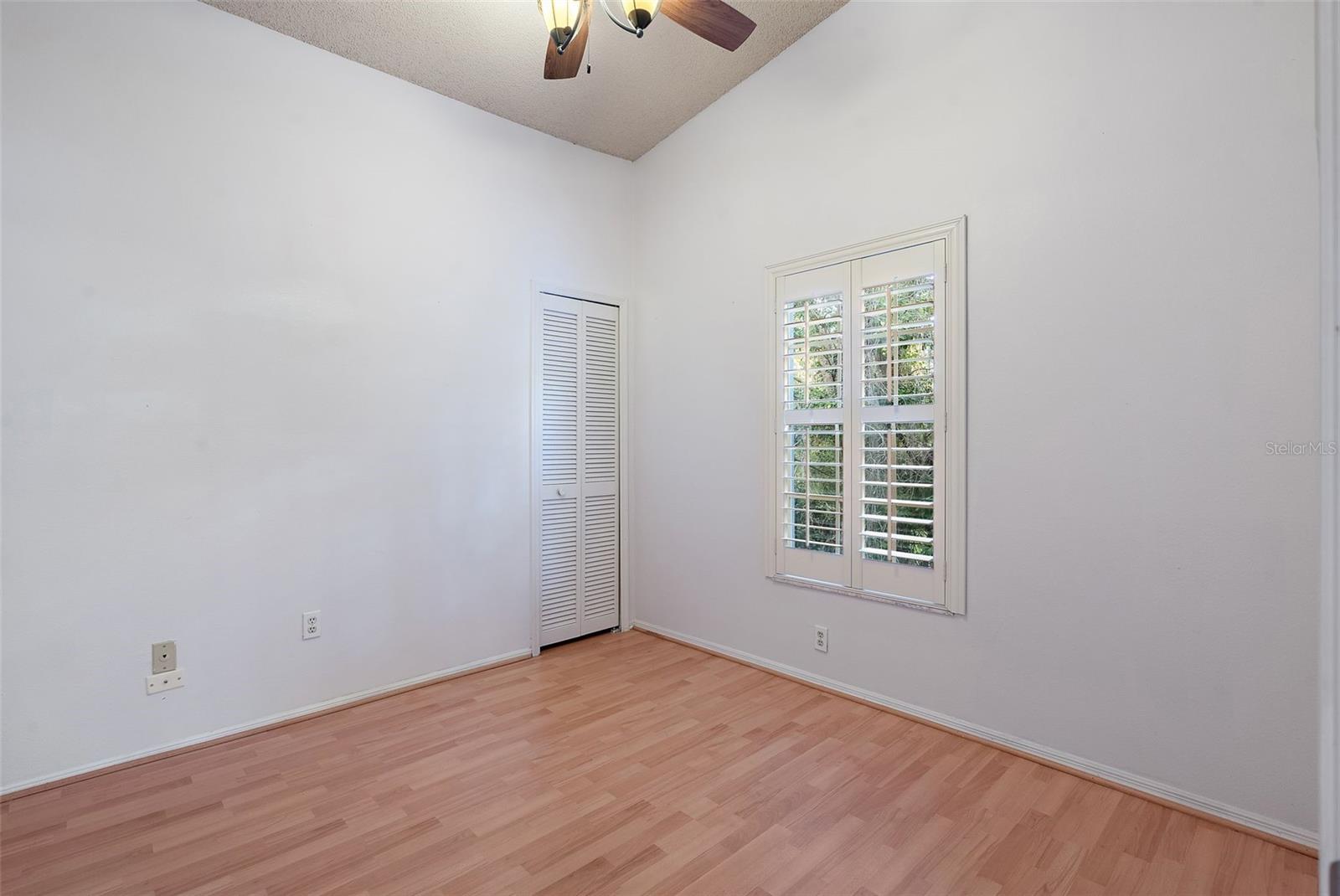 FOX CHASE TWNHMS UNI - Residential