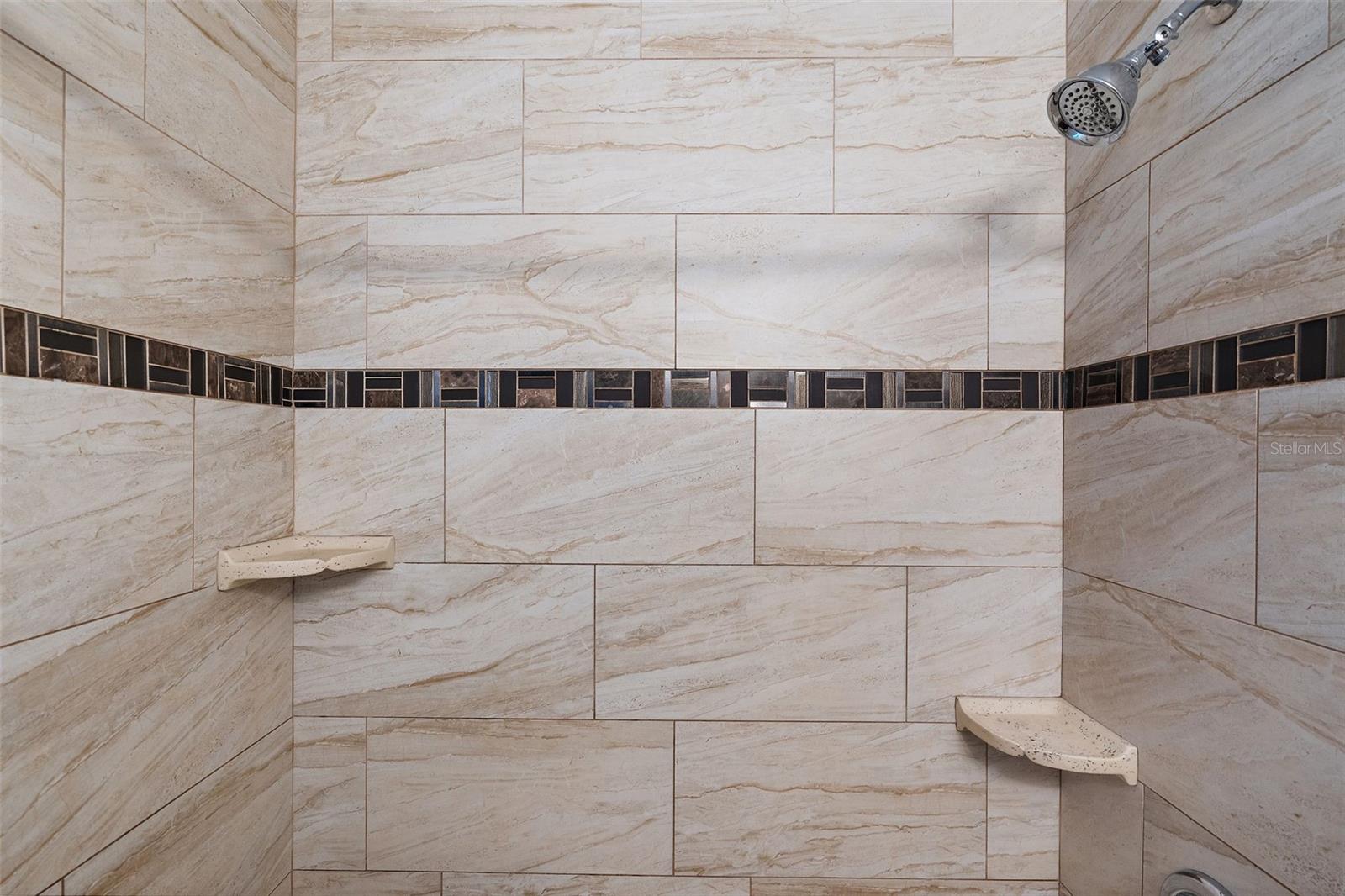 FOX CHASE TWNHMS UNI - Residential