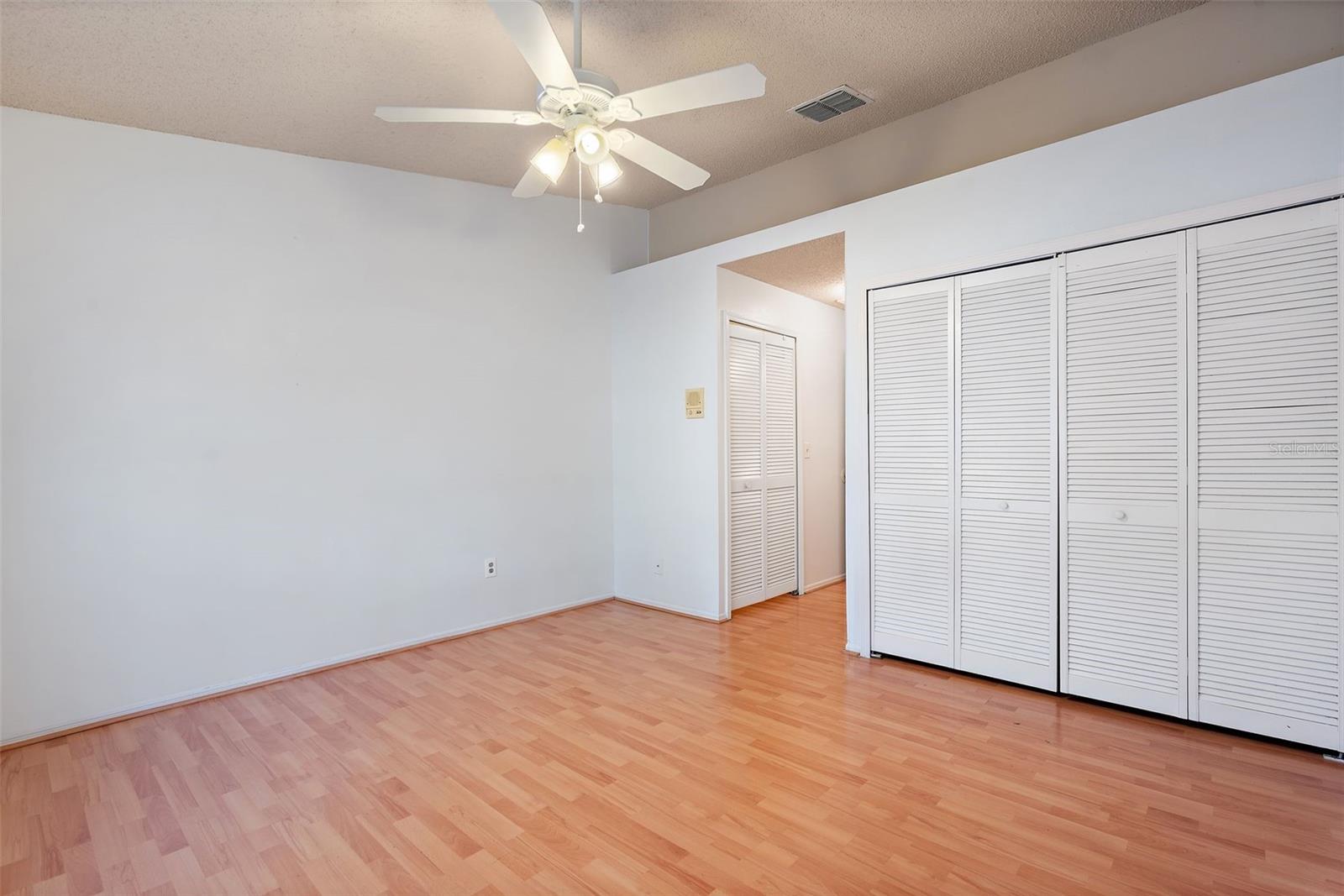 FOX CHASE TWNHMS UNI - Residential