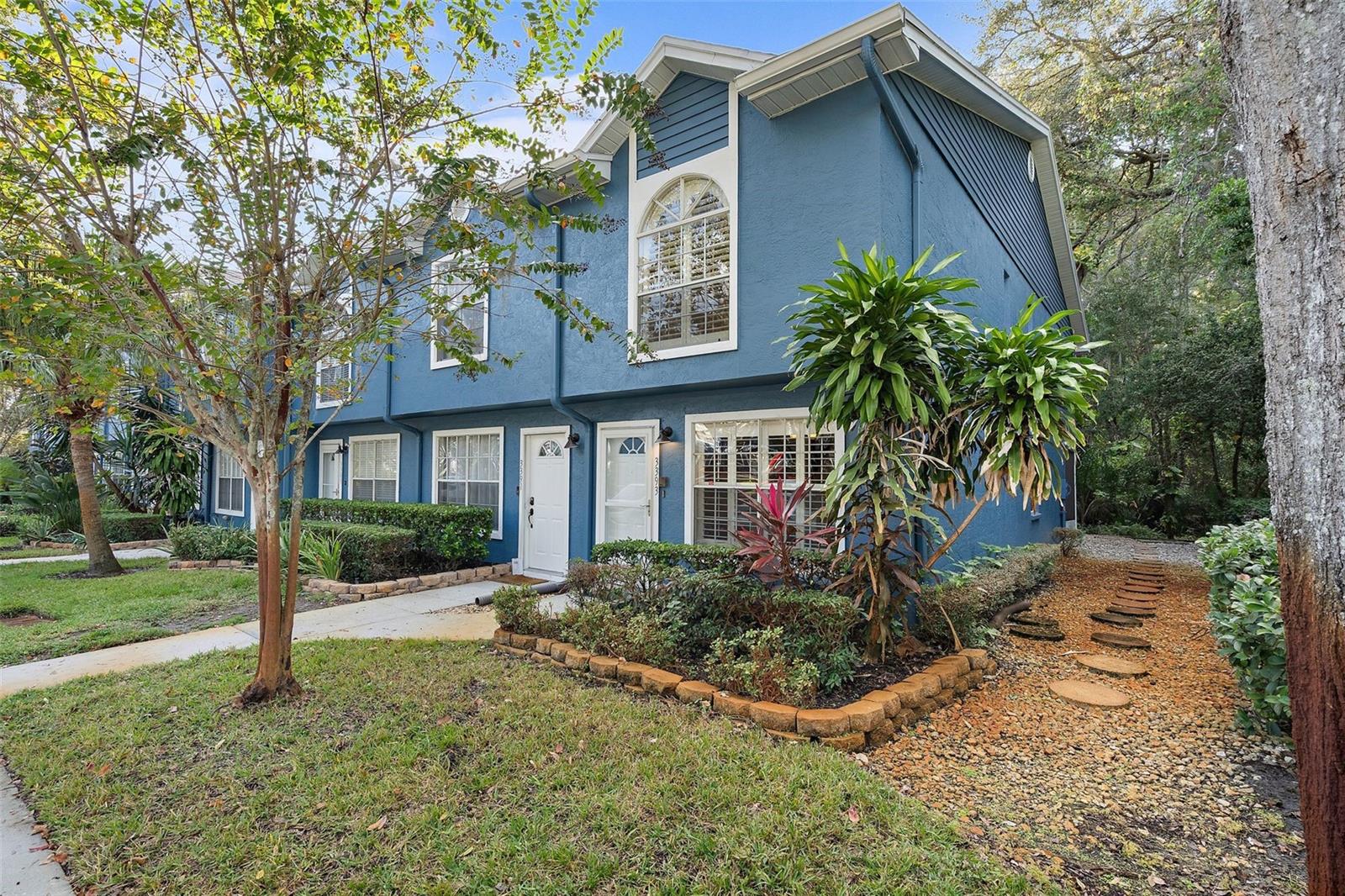 FOX CHASE TWNHMS UNI - Residential