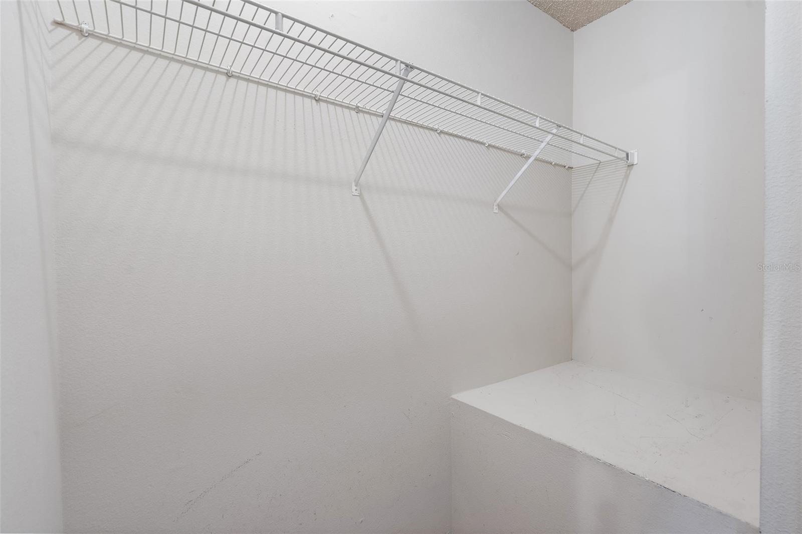 FOX CHASE TWNHMS UNI - Residential