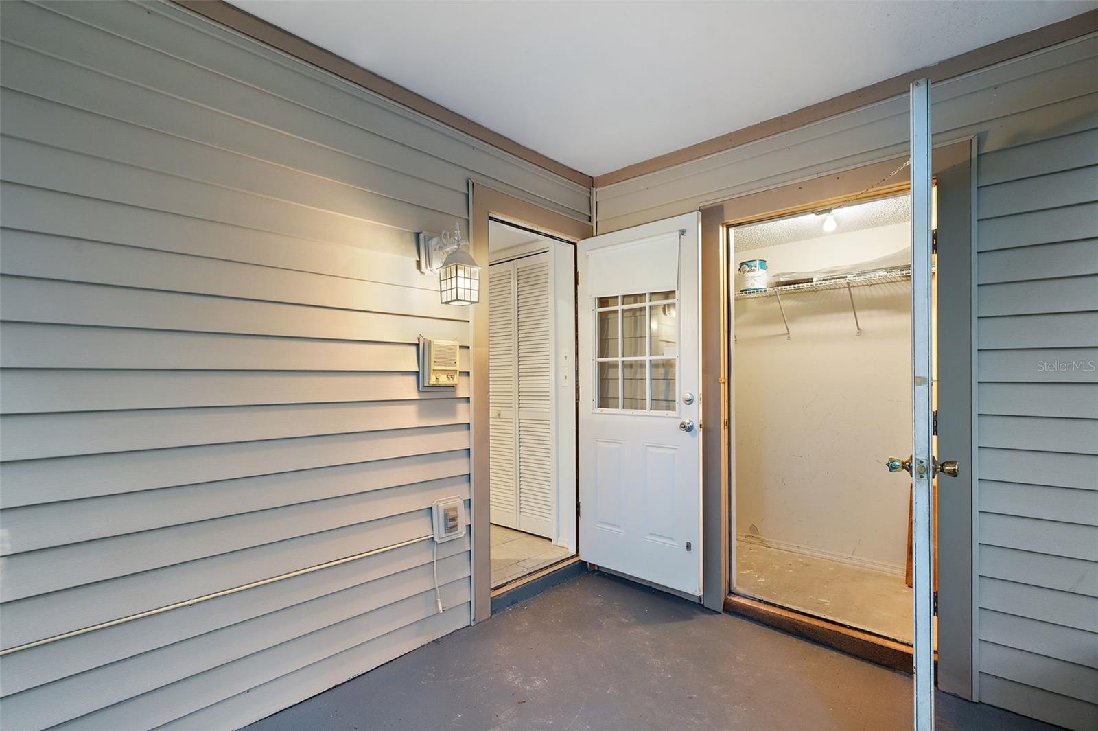 FOX CHASE TWNHMS UNI - Residential