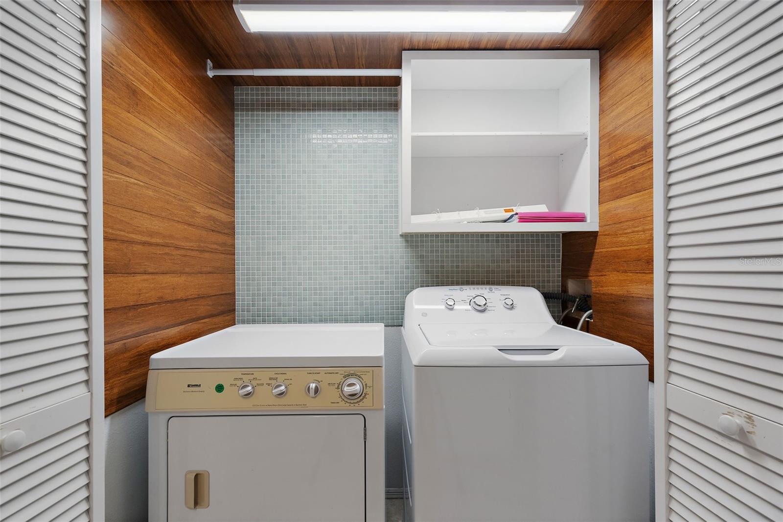 FOX CHASE TWNHMS UNI - Residential