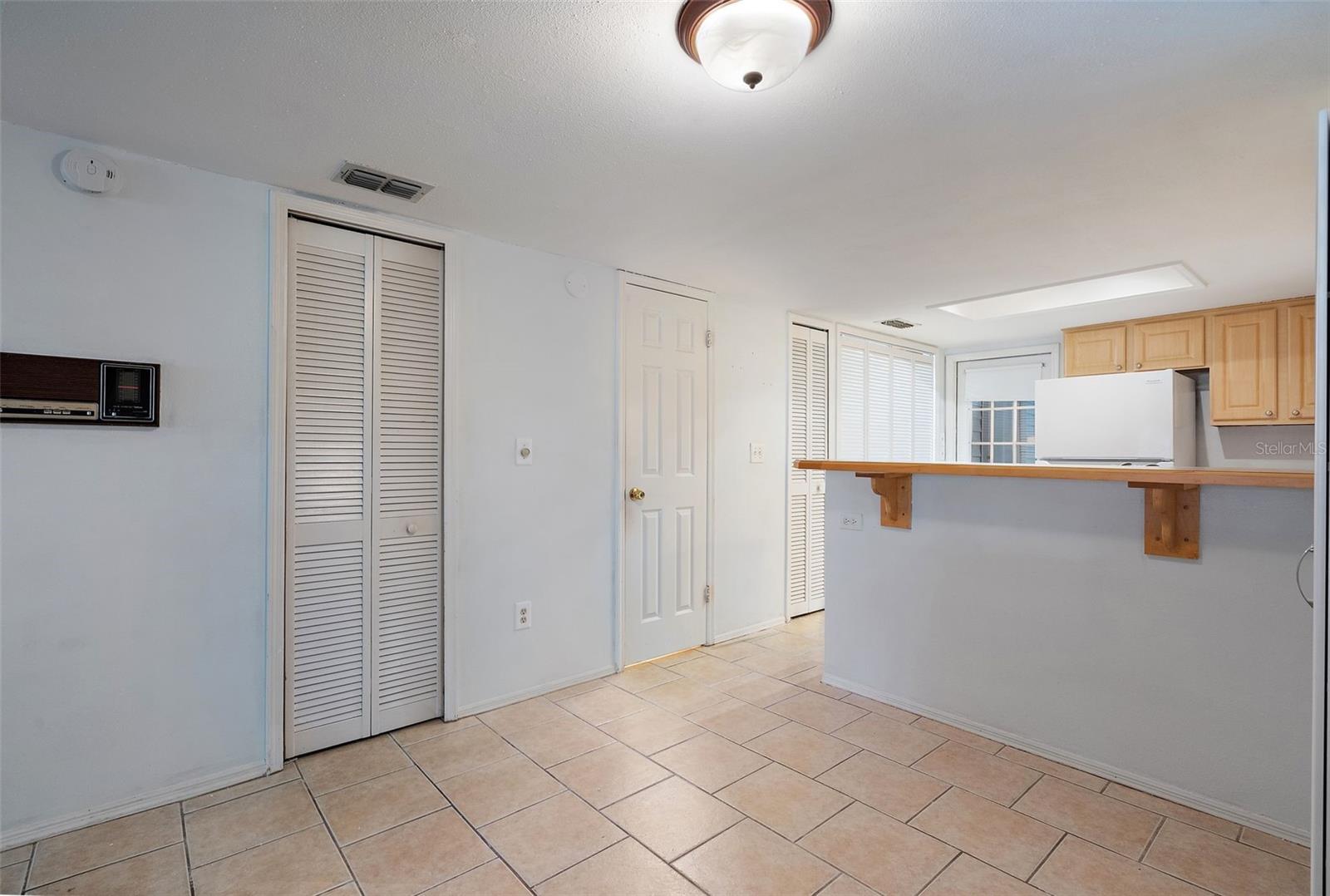 FOX CHASE TWNHMS UNI - Residential