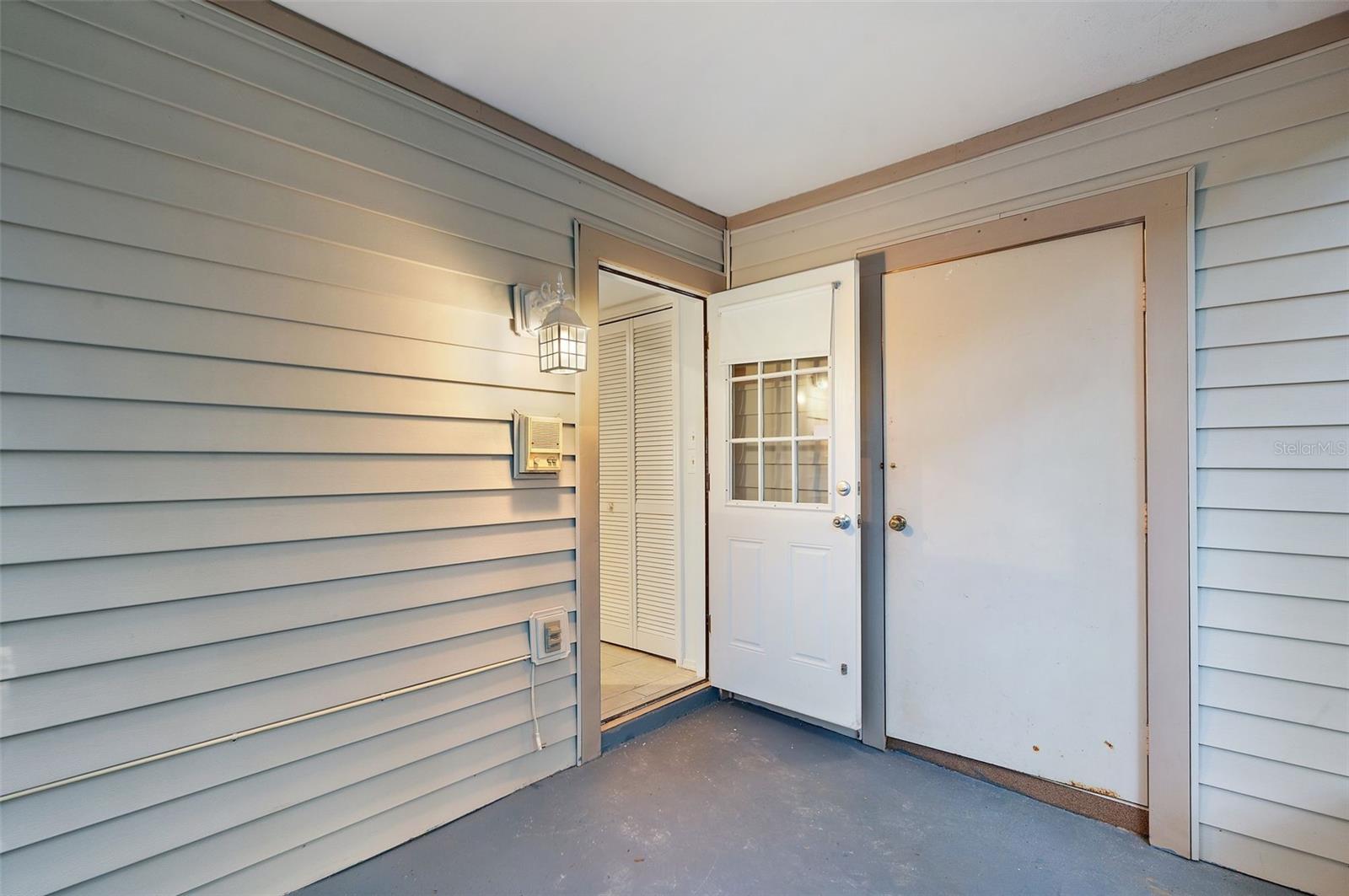 FOX CHASE TWNHMS UNI - Residential