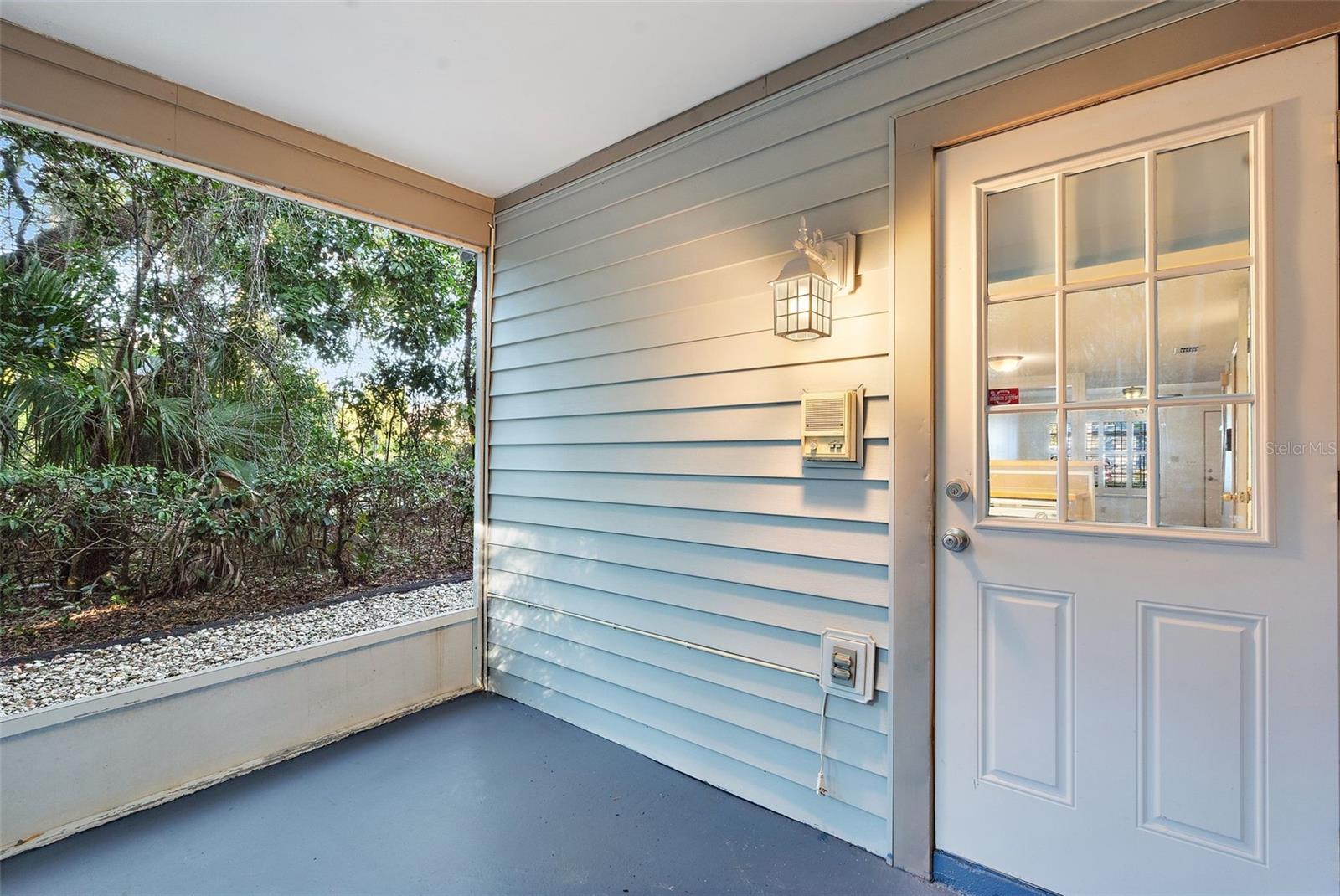 FOX CHASE TWNHMS UNI - Residential