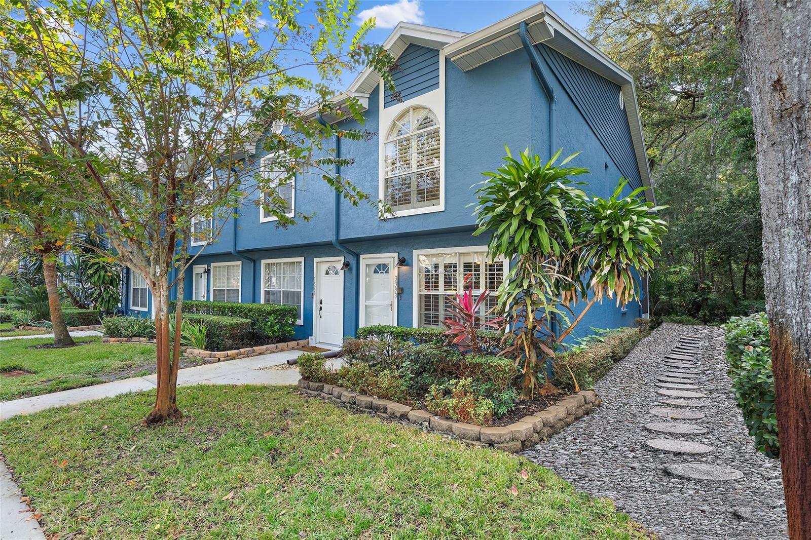 FOX CHASE TWNHMS UNI - Residential