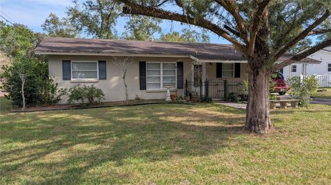 Photo of 1095 Seminole Avenue, Altamonte Springs, FL 32701 (MLS # O6366343)