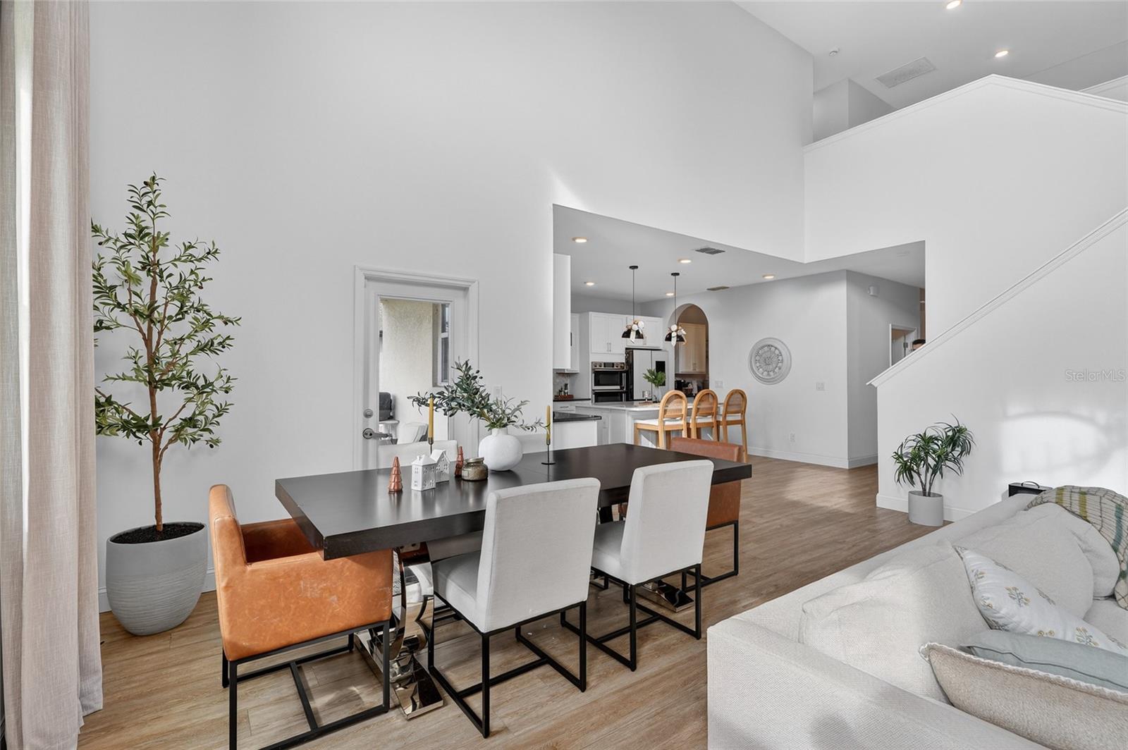 HAMPTON OAKS - Residential