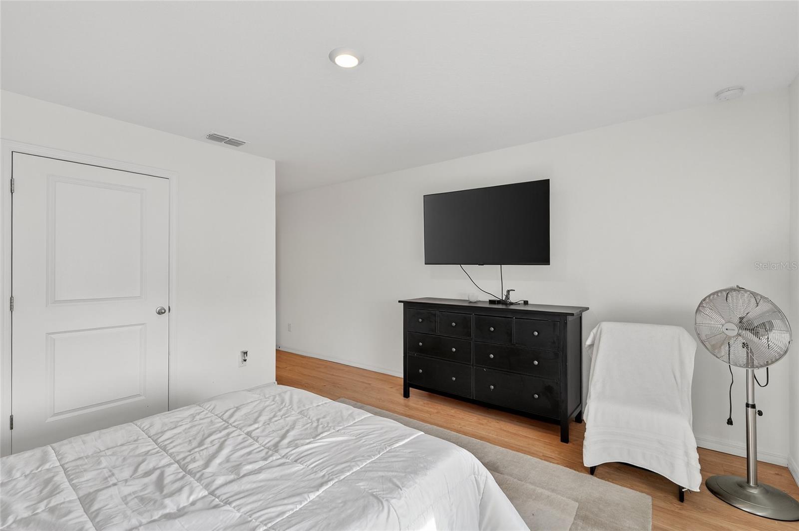 HAMPTON OAKS - Residential