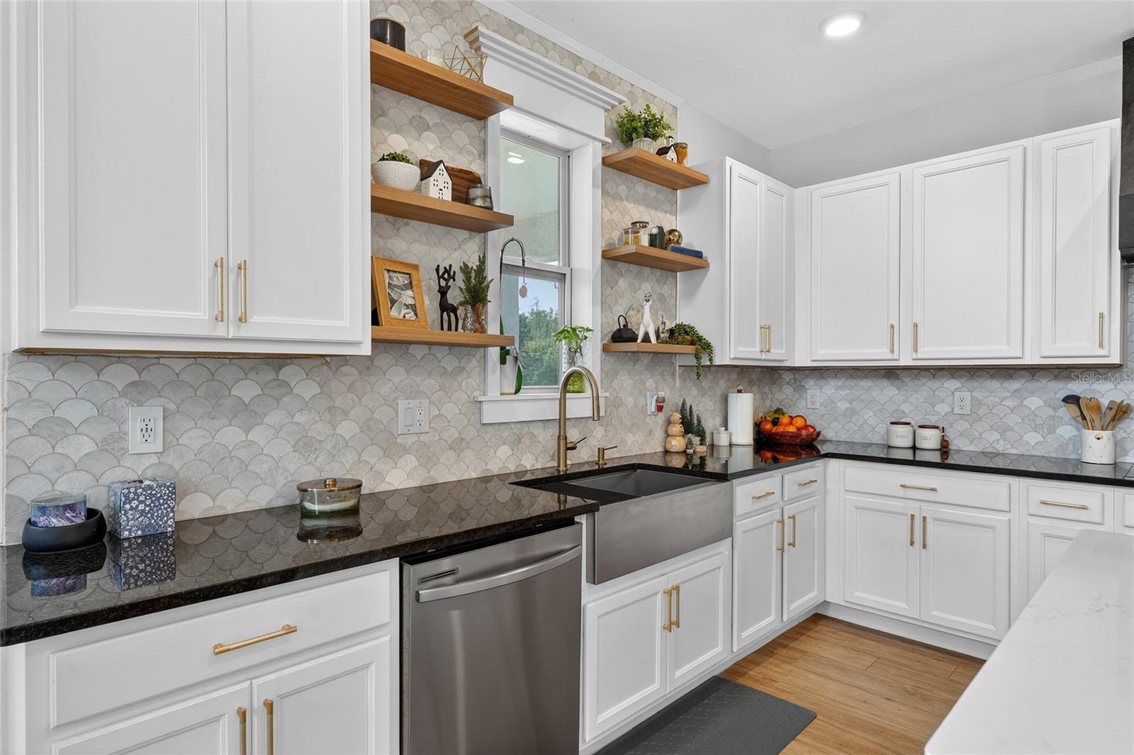 HAMPTON OAKS - Residential