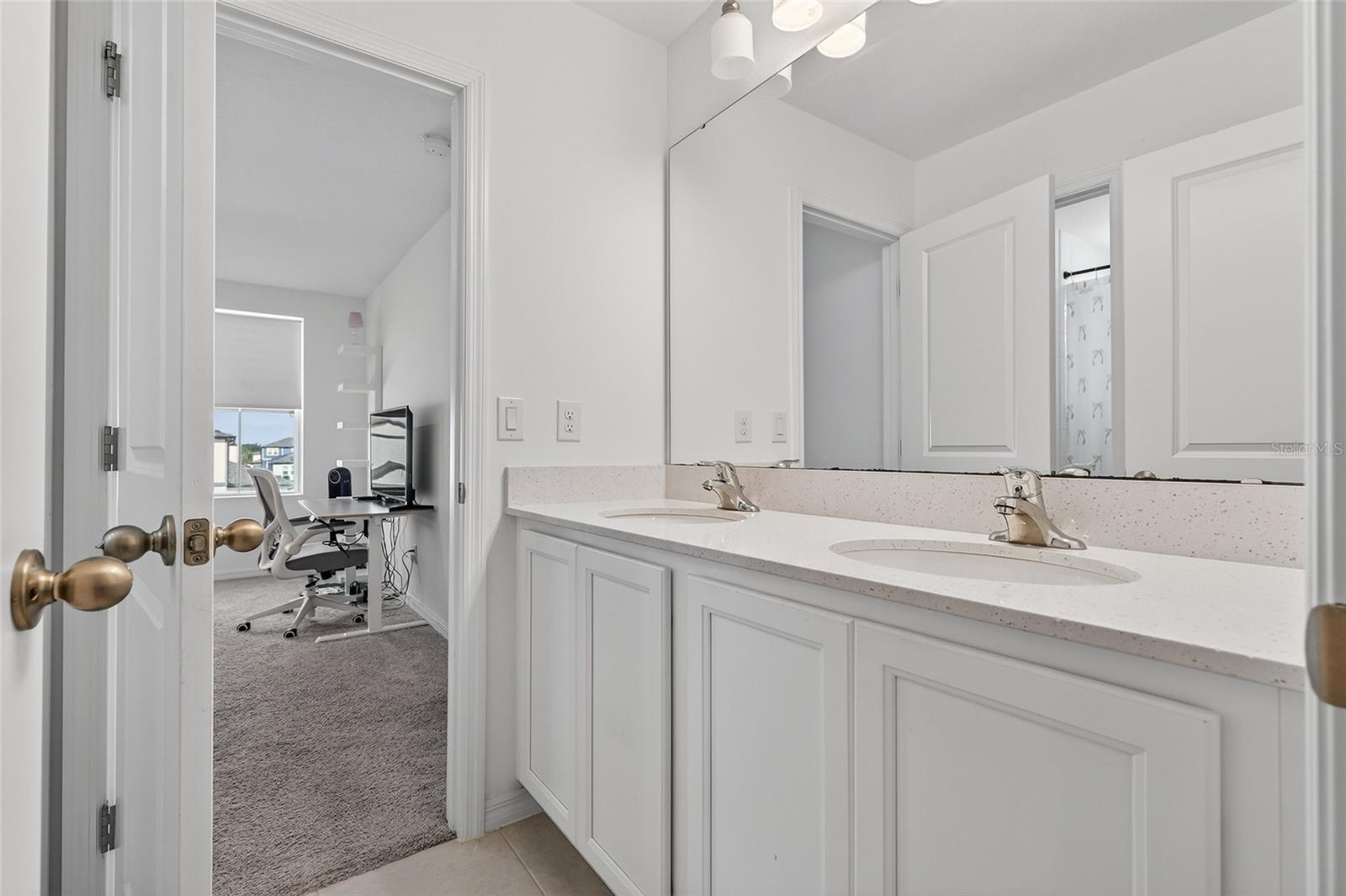 HAMPTON OAKS - Residential