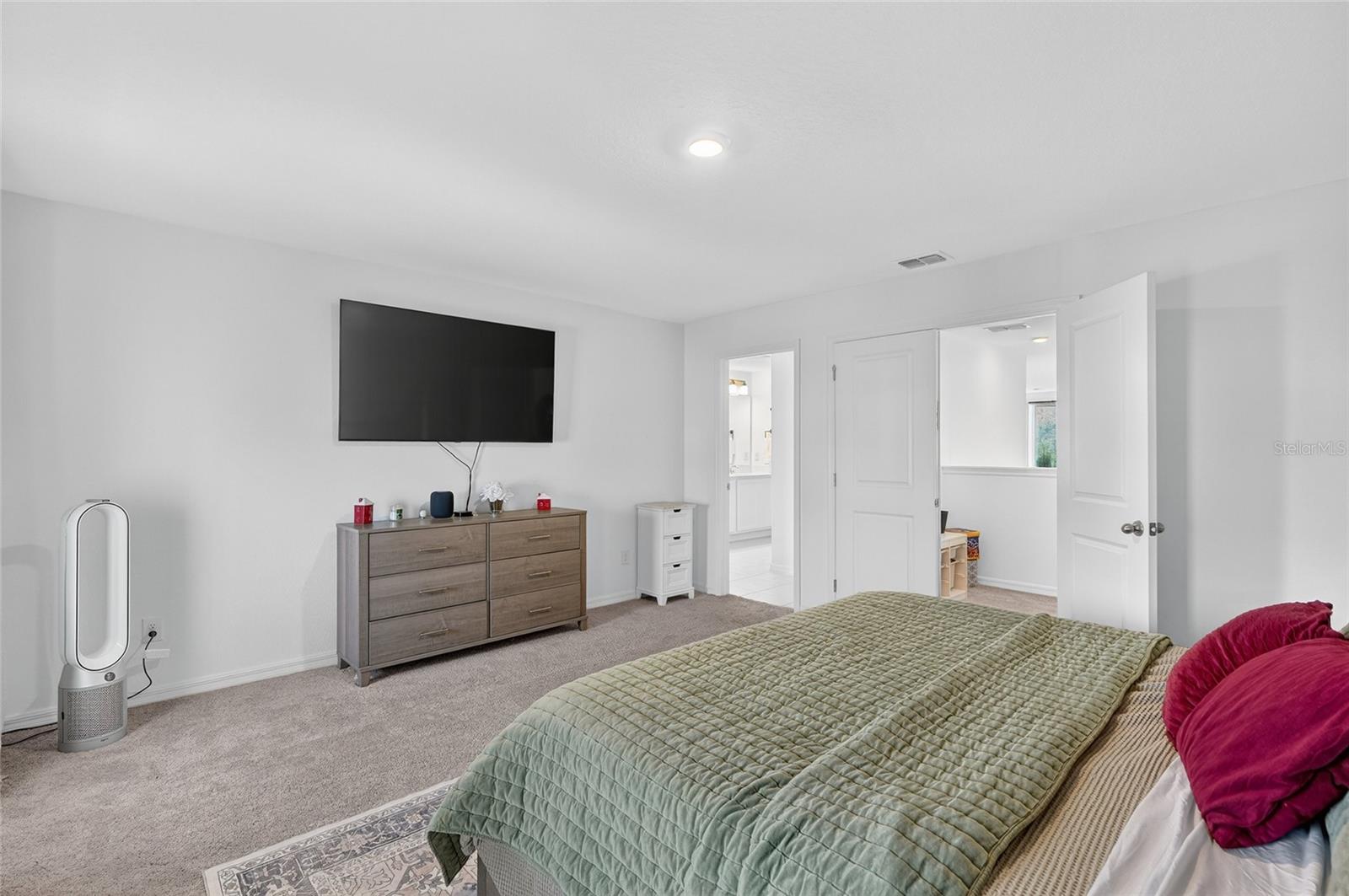 HAMPTON OAKS - Residential