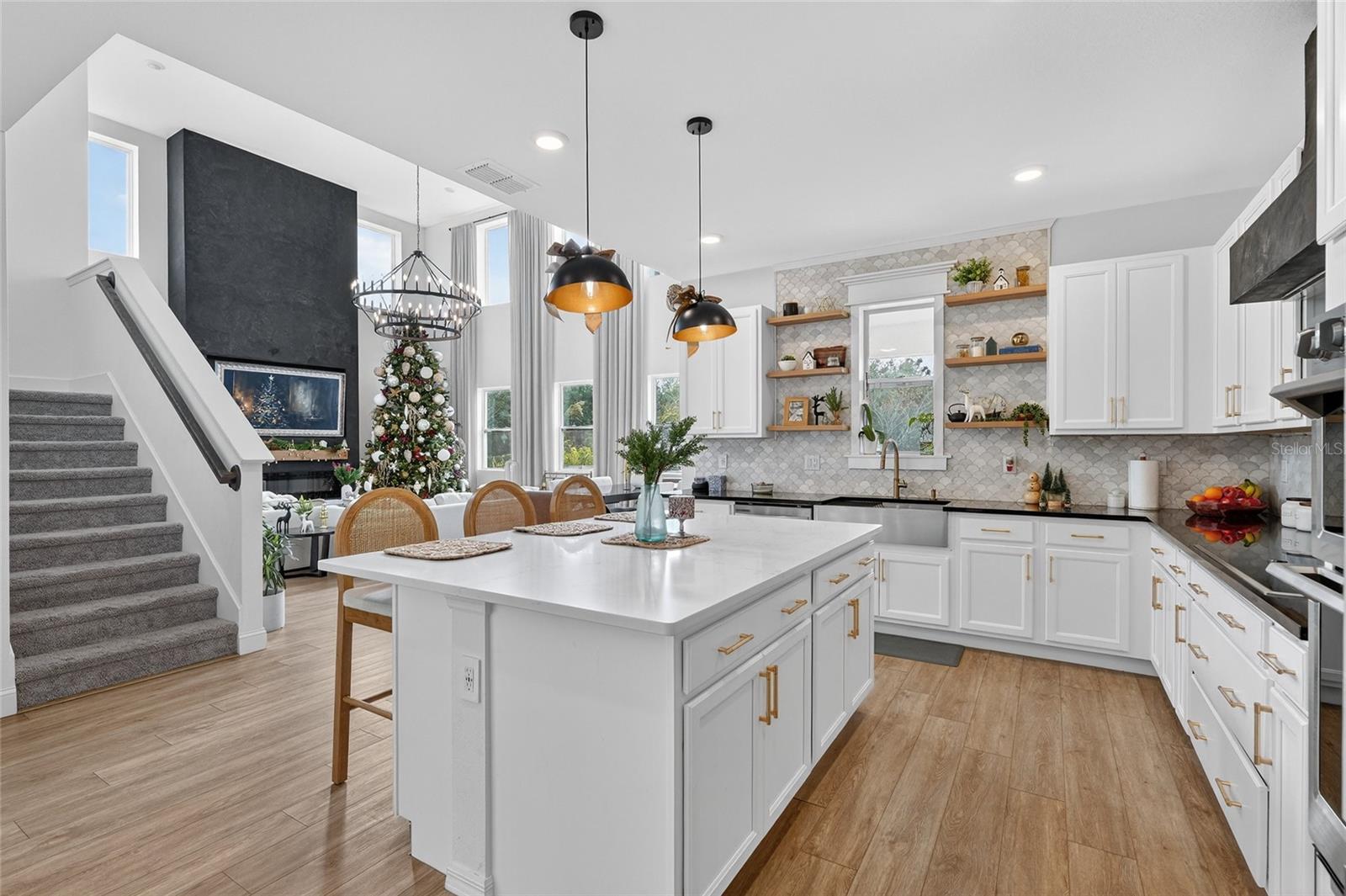 HAMPTON OAKS - Residential