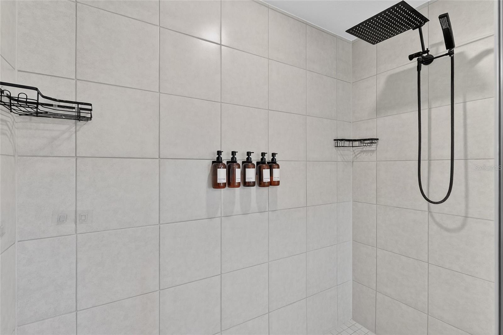 HAMPTON OAKS - Residential