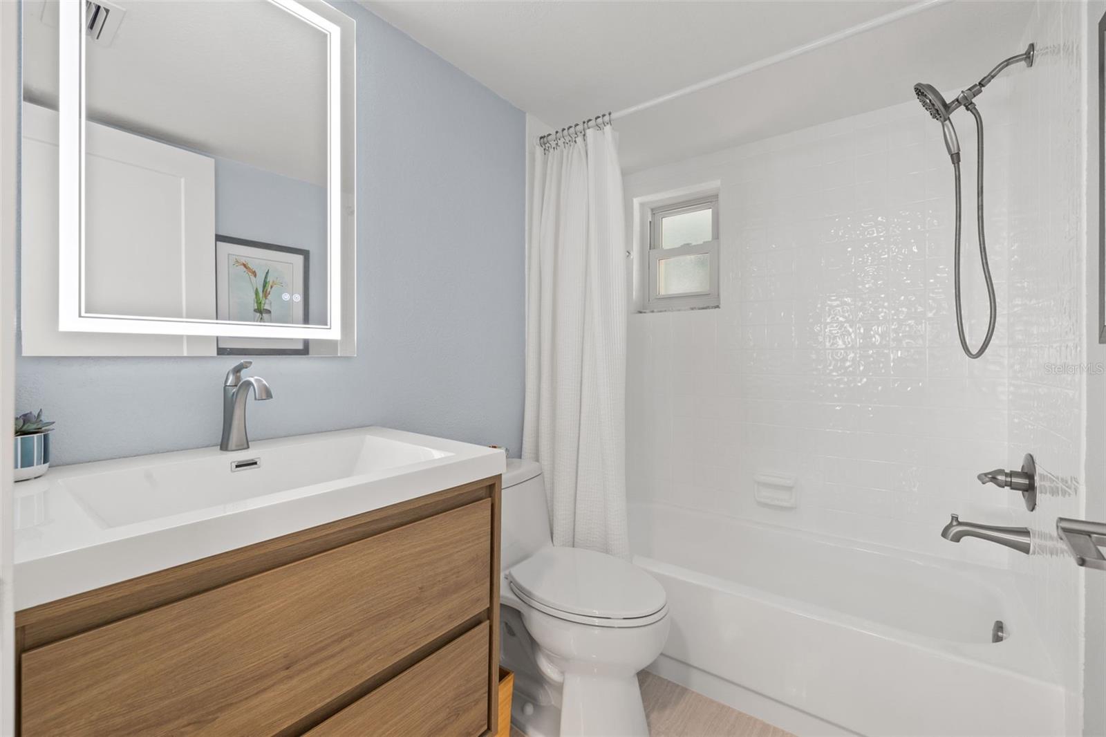 FLAMINGO BAY CLUB CO - Residential