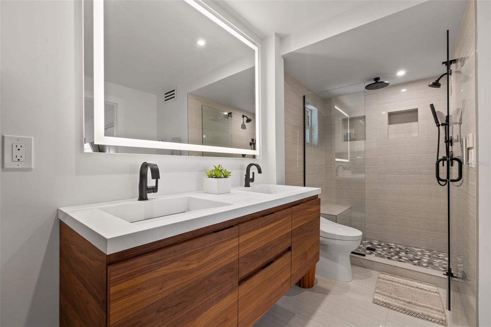 FLAMINGO BAY CLUB CO - Residential