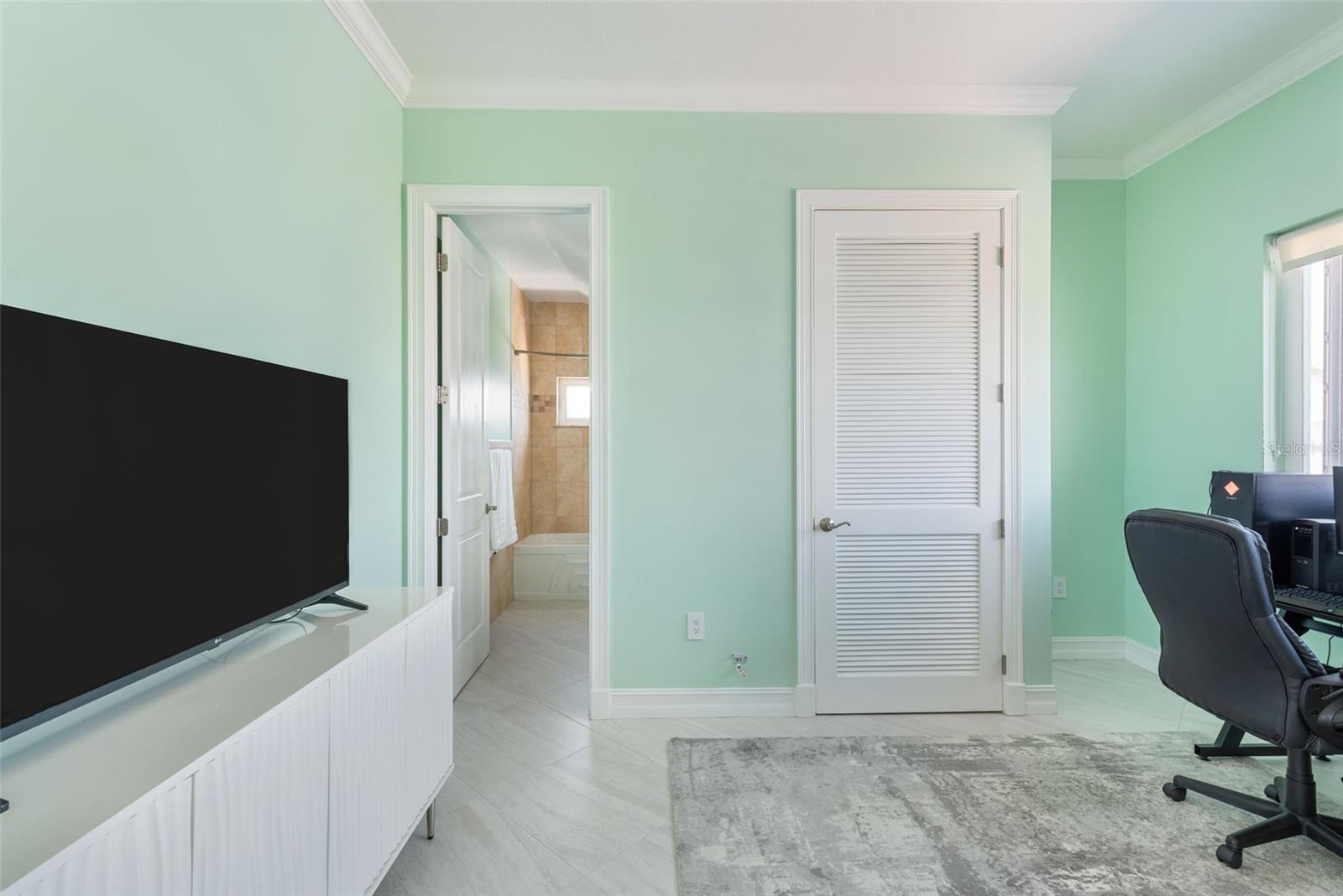 GROVE CITY SHORES - Residential
