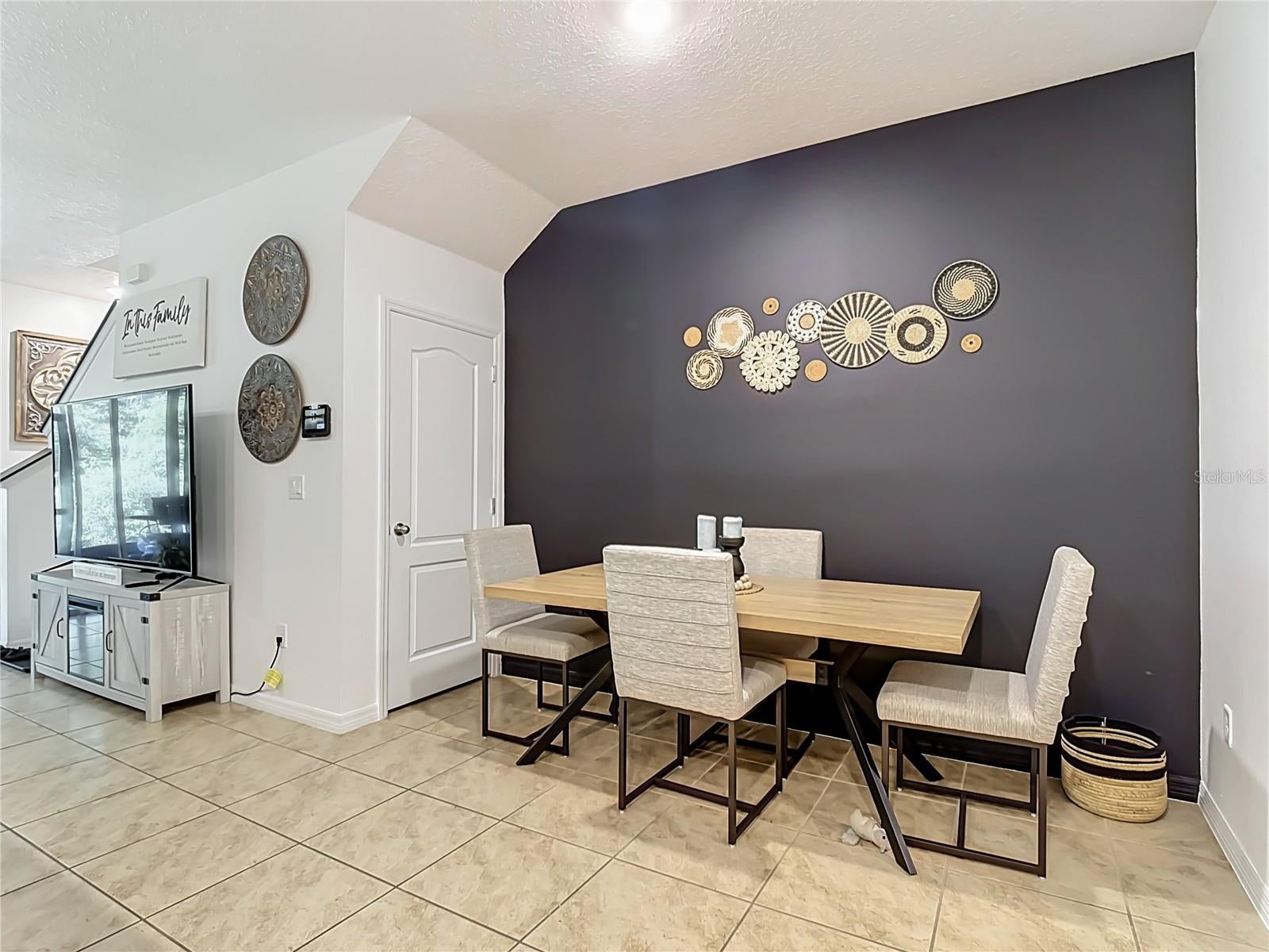 1229 YELLOW FINCH DRIVE