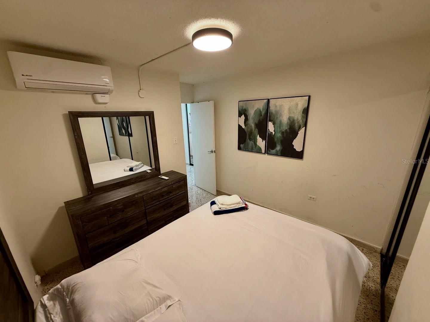 JARDINES DE COUNTRY CLUB - Residential Income