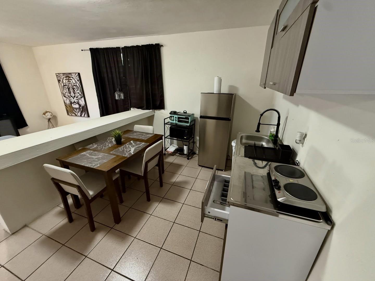 JARDINES DE COUNTRY CLUB - Residential Income