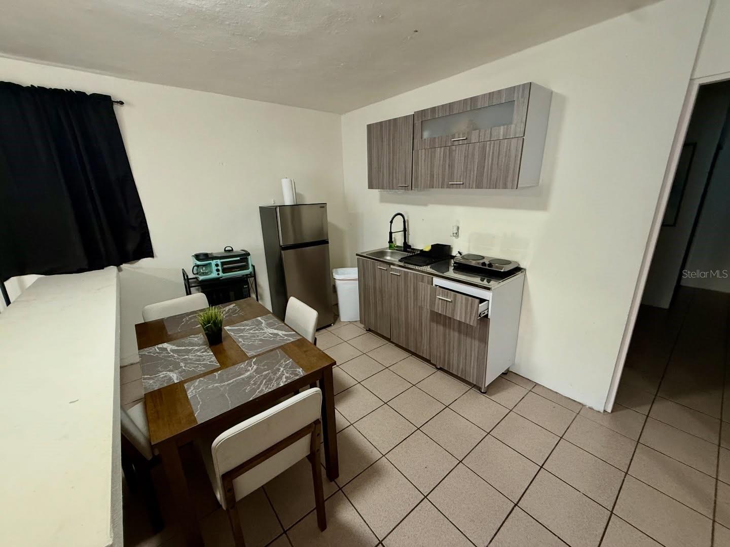 JARDINES DE COUNTRY CLUB - Residential Income