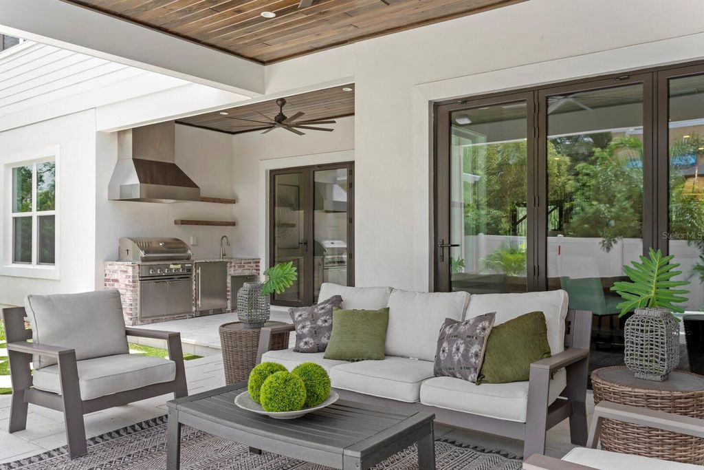 Photo of 4536 W Swann Avenue, Tampa, FL 33609 (MLS # TB8464853)