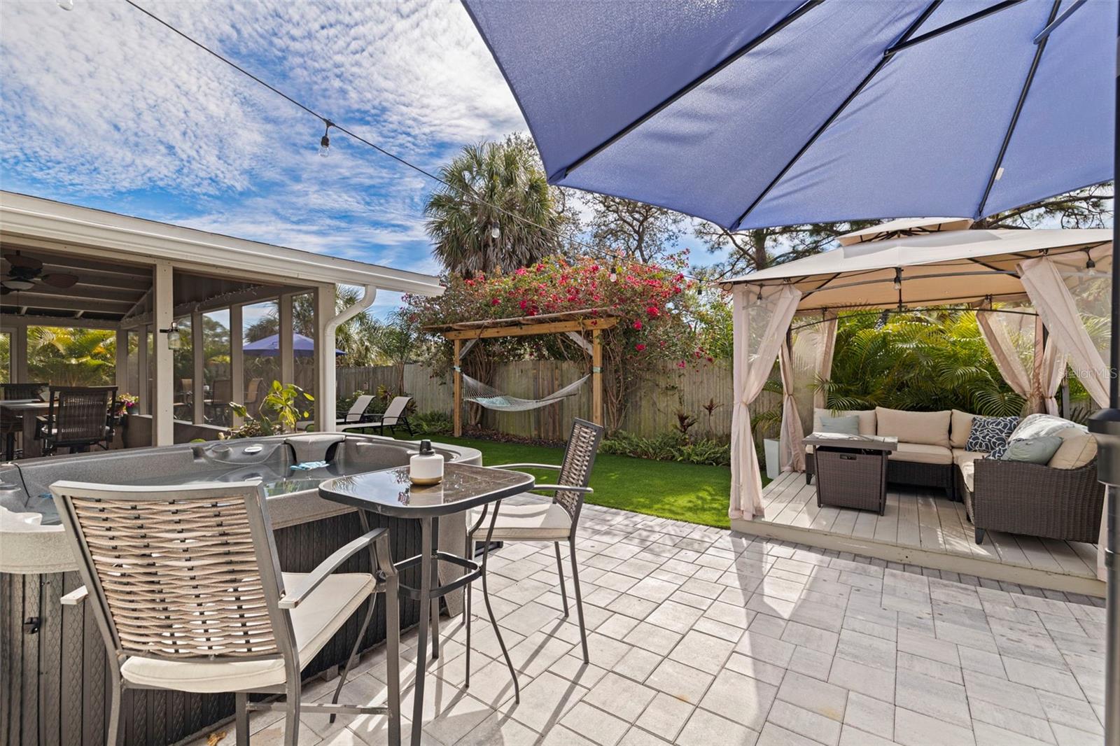 ARLINGTON PARK - Residential