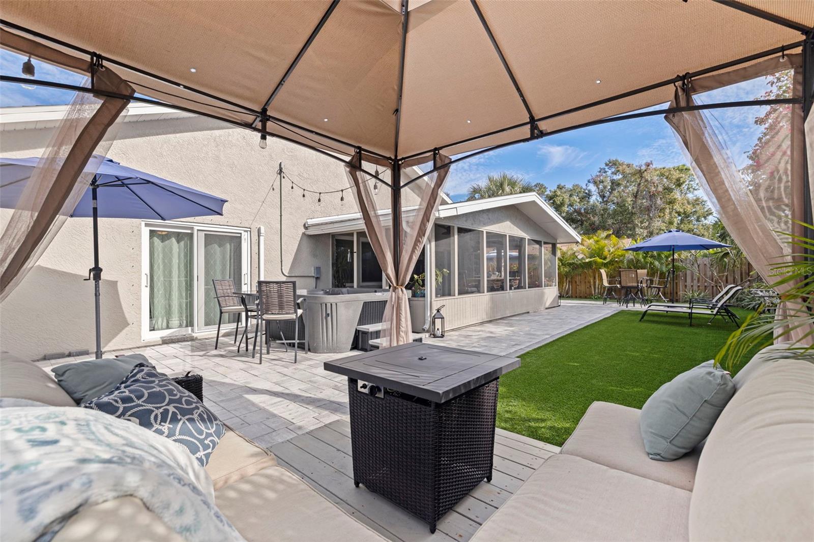 ARLINGTON PARK - Residential