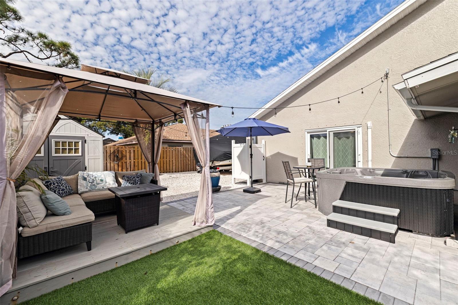 ARLINGTON PARK - Residential