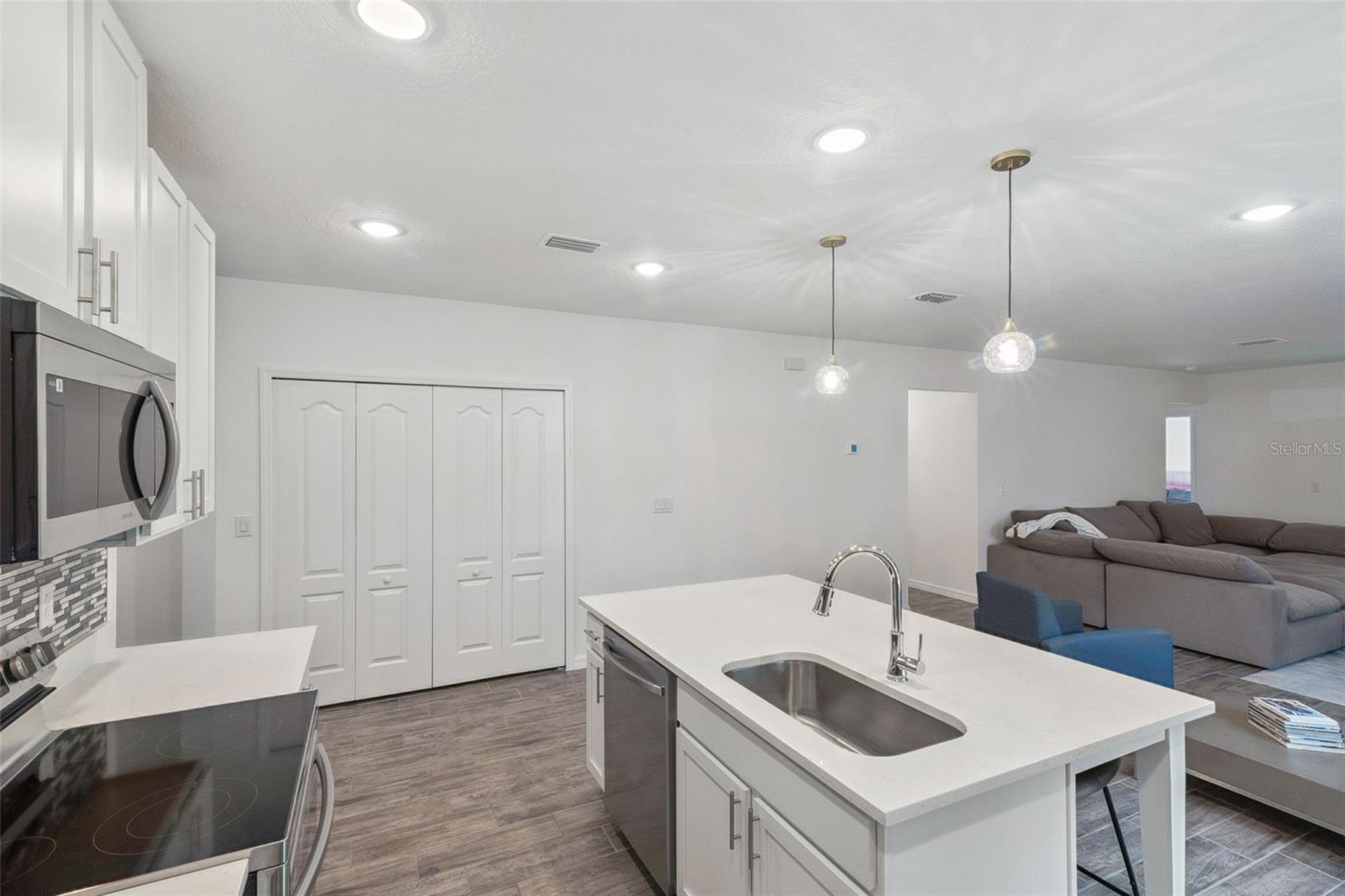 ANDOVER RDG - Residential