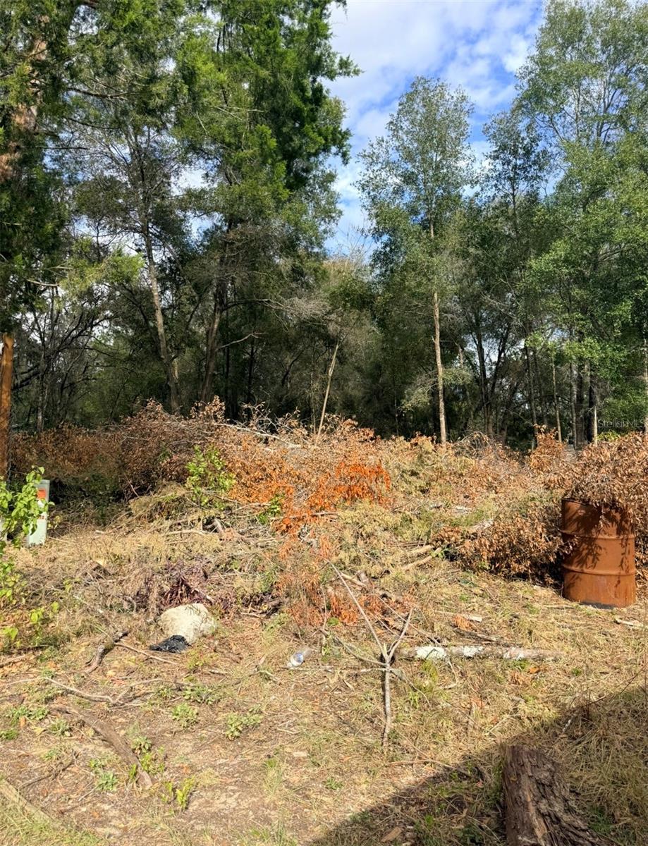 LAKEVIEW ESTATES - Land