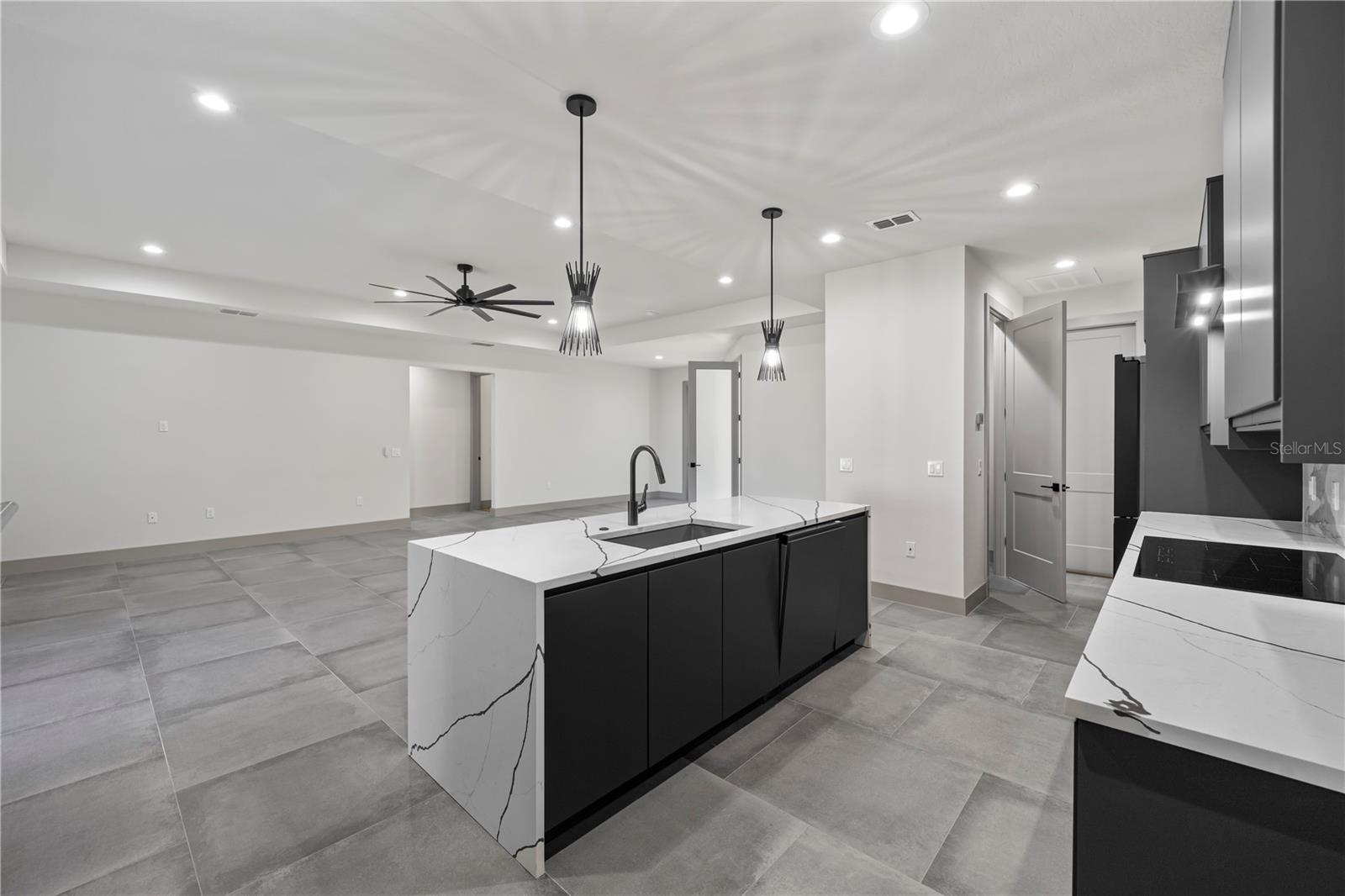 PALM COAST/EASTHAMPTON SEC 34 - Residential Lease