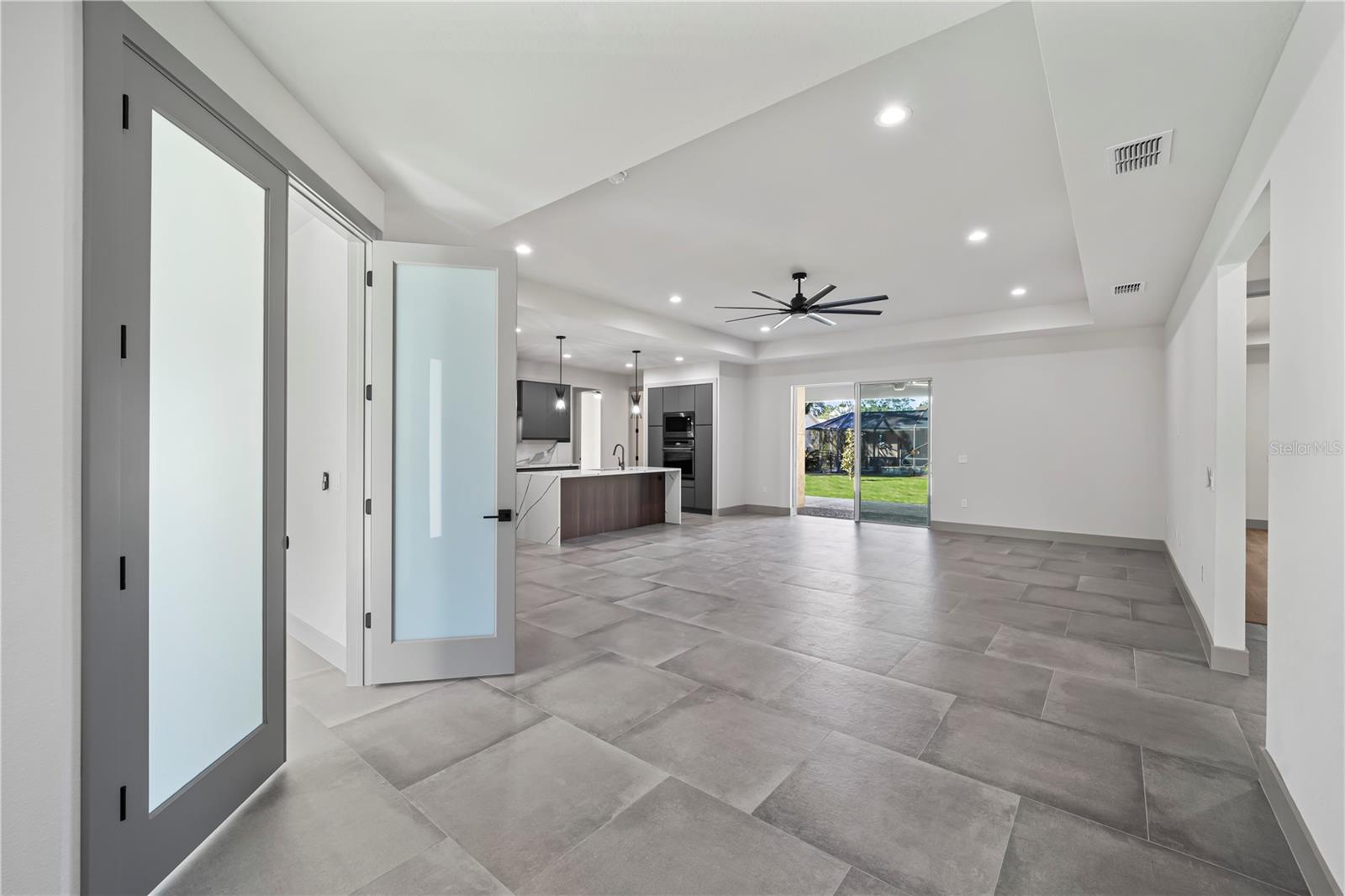 PALM COAST/EASTHAMPTON SEC 34 - Residential Lease
