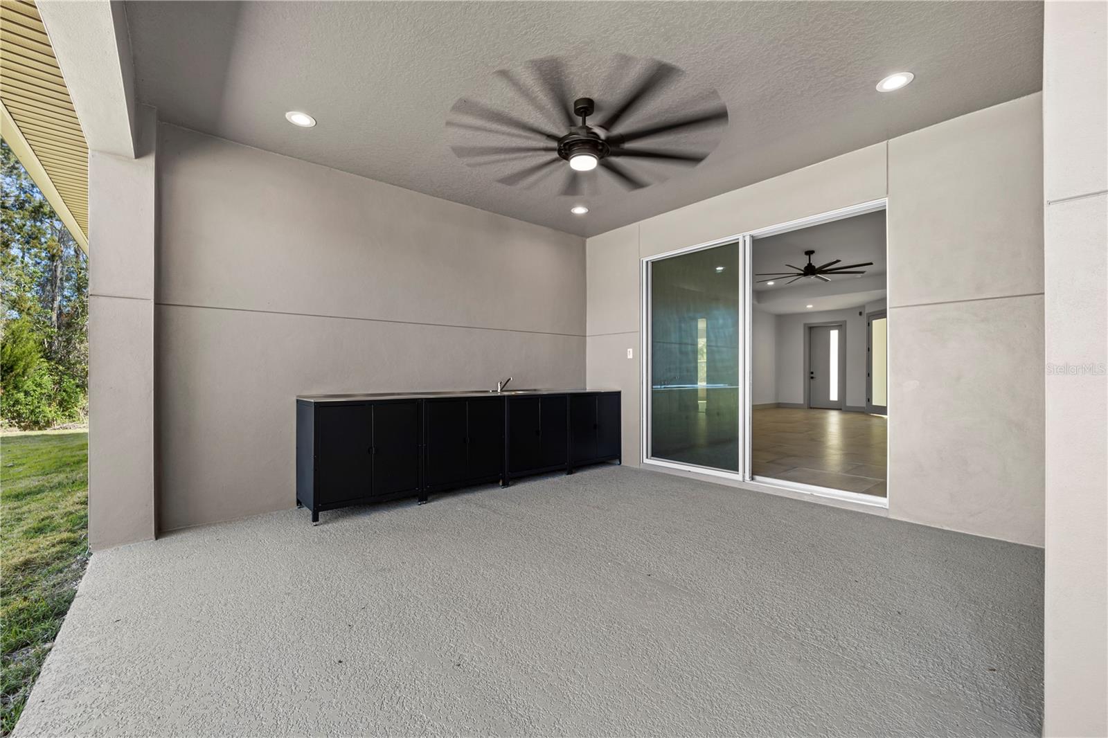 PALM COAST/EASTHAMPTON SEC 34 - Residential Lease