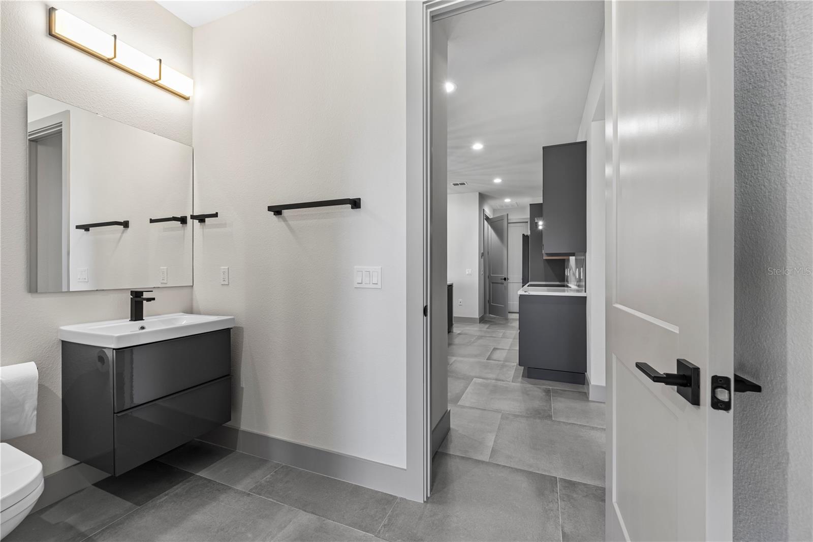 PALM COAST/EASTHAMPTON SEC 34 - Residential Lease