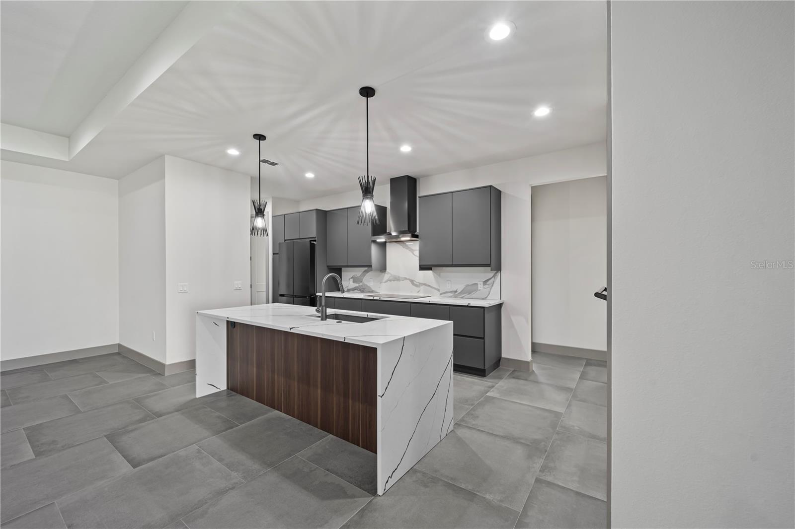 PALM COAST/EASTHAMPTON SEC 34 - Residential Lease