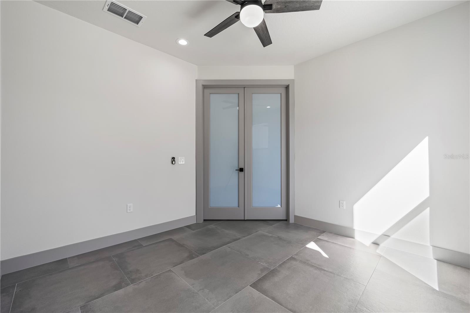 PALM COAST/EASTHAMPTON SEC 34 - Residential Lease
