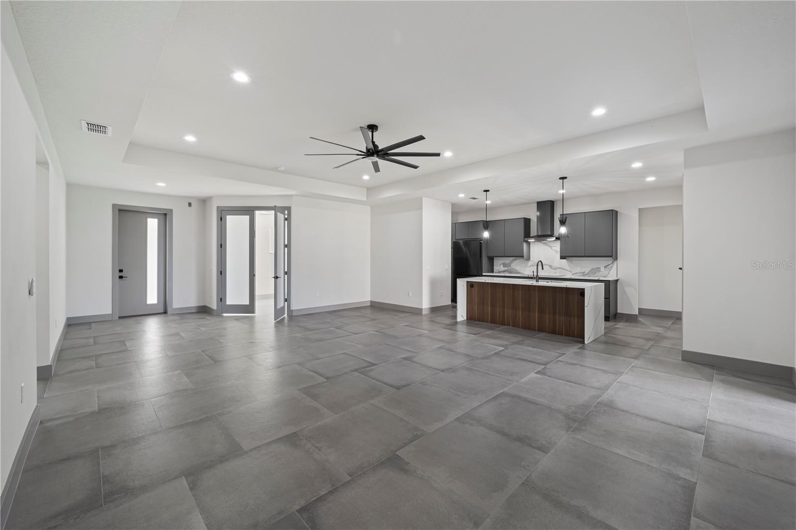 PALM COAST/EASTHAMPTON SEC 34 - Residential Lease