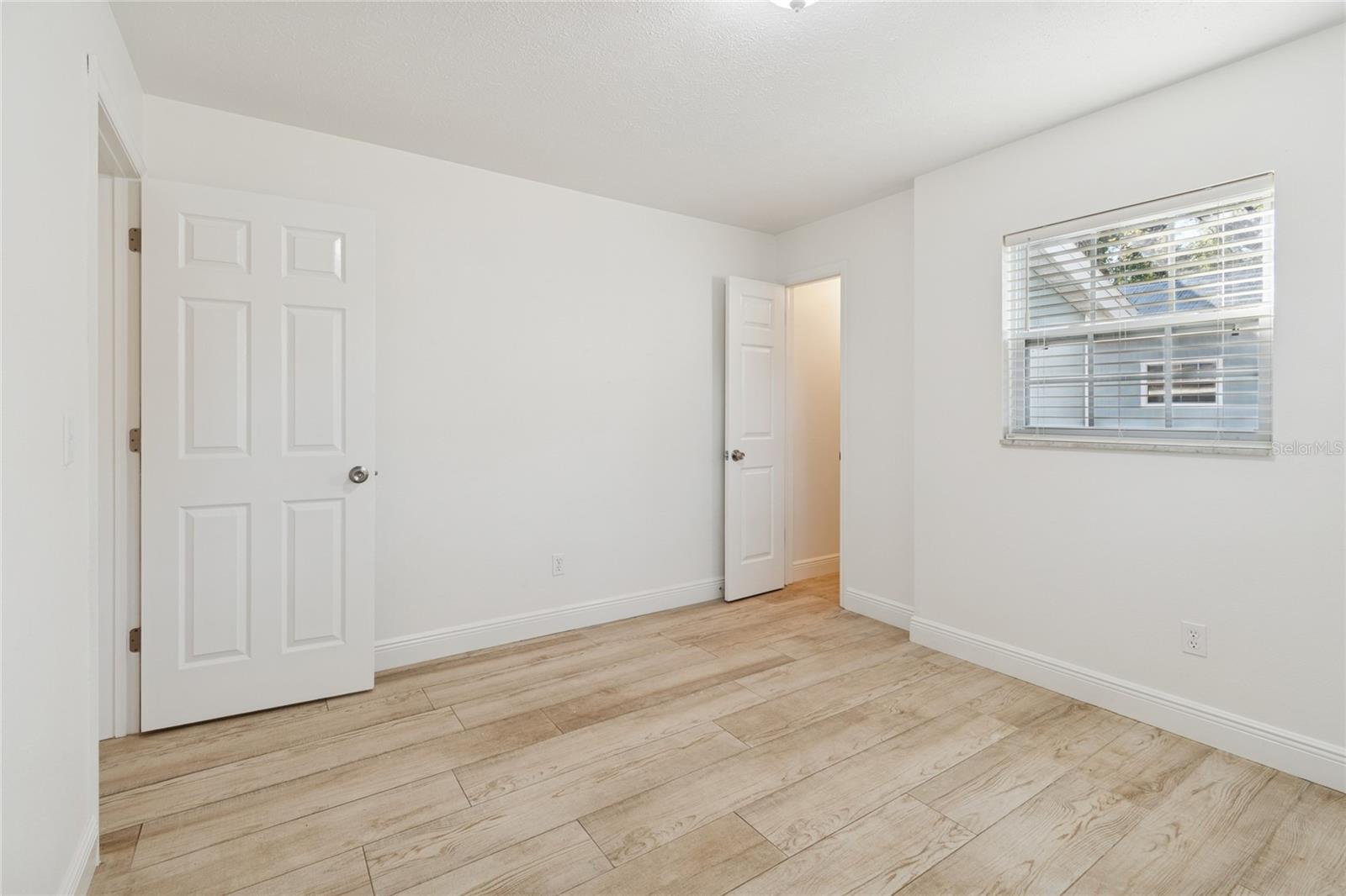 HAMPTON OAKS - Residential