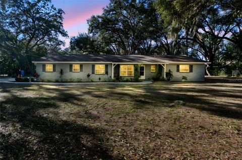 Photo of 9628 Davis Road, Tampa, FL 33637 (MLS # TB8465172)